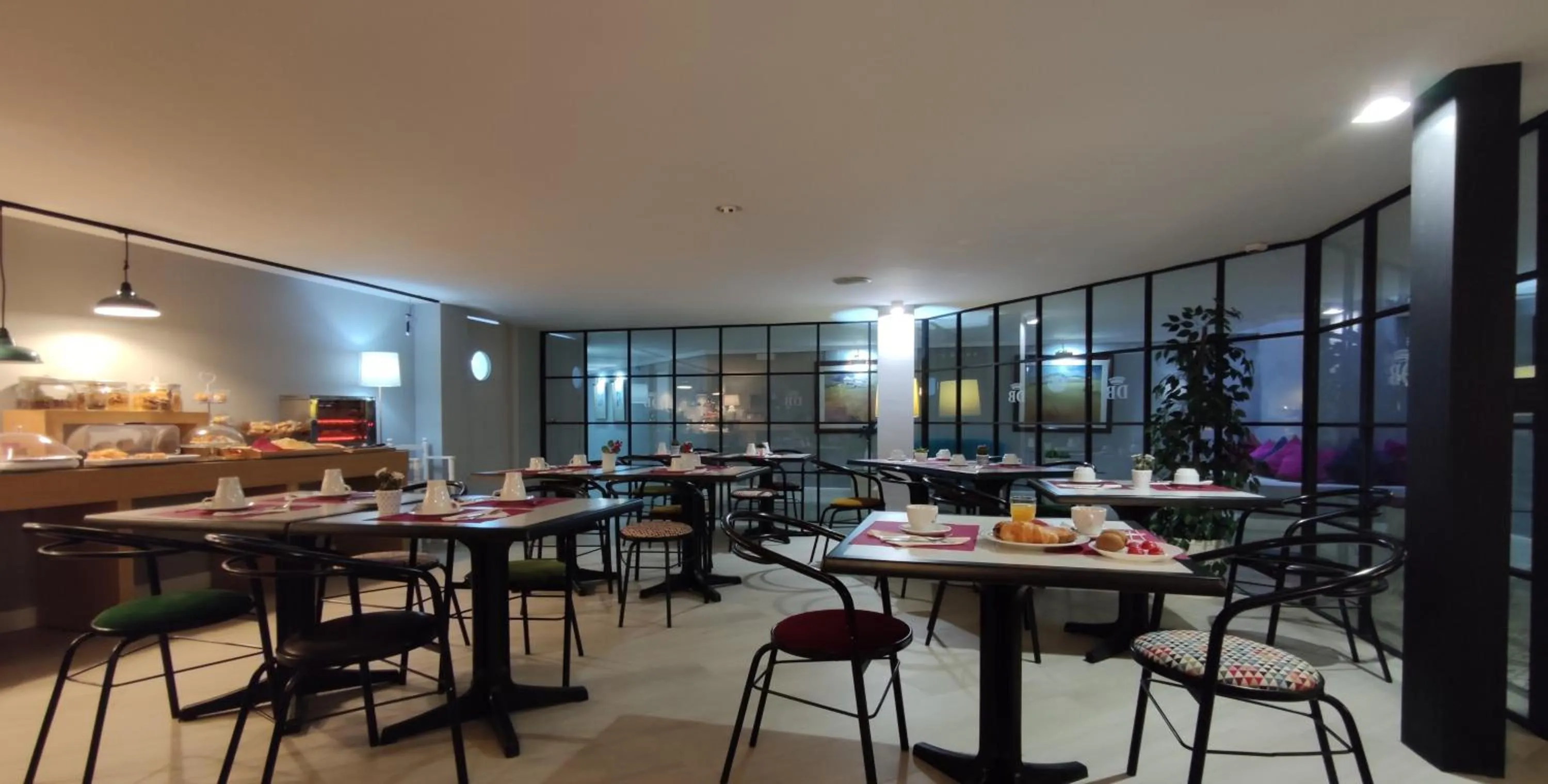 Restaurant/places to eat in Hotel Doña Blanca