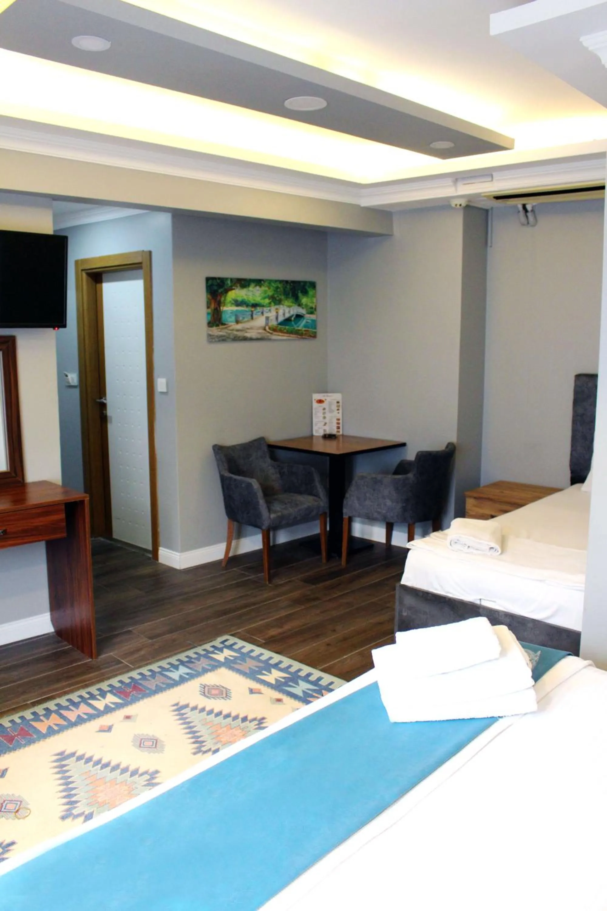 Communal lounge/ TV room in biglife hotel