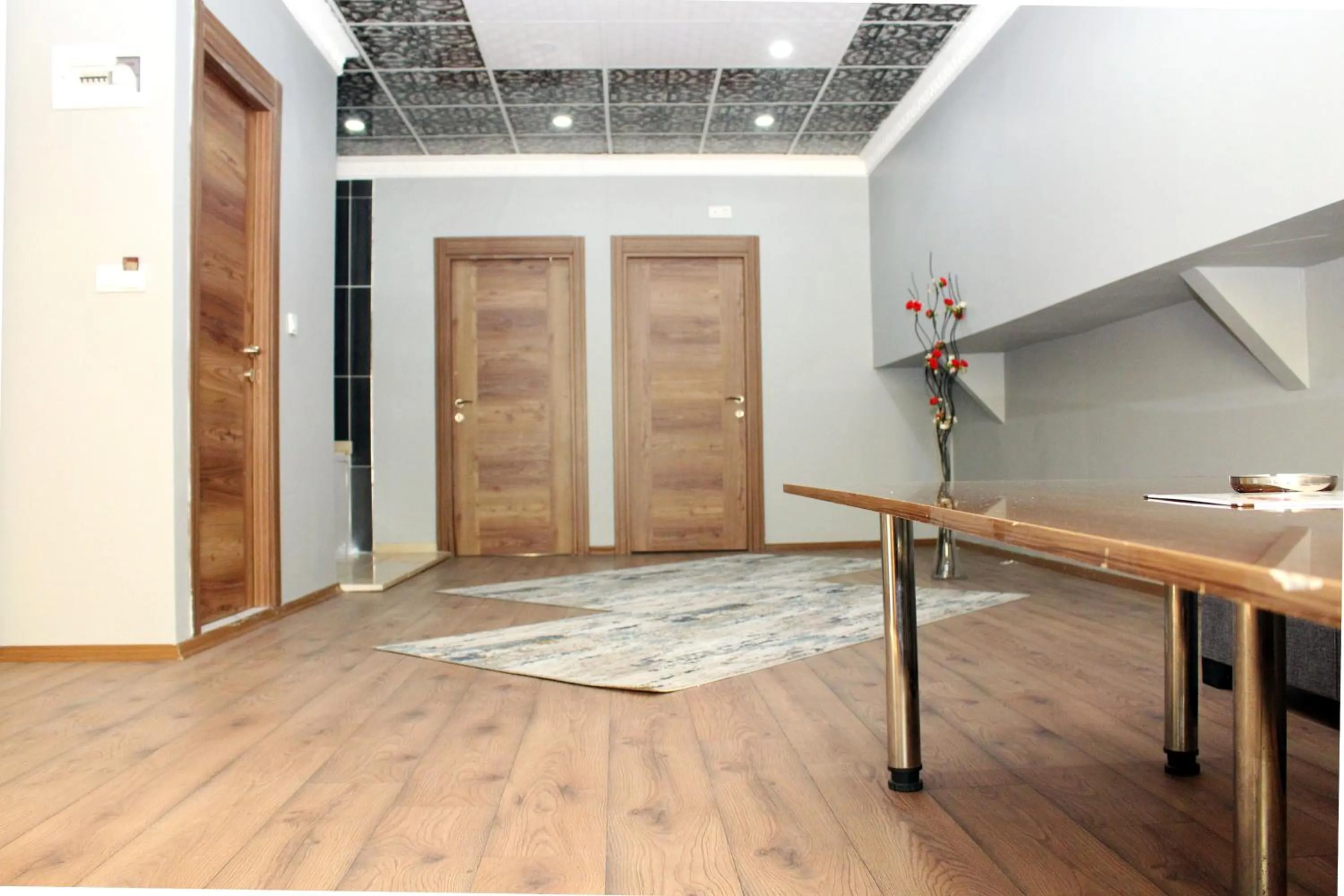 wardrobe in biglife hotel