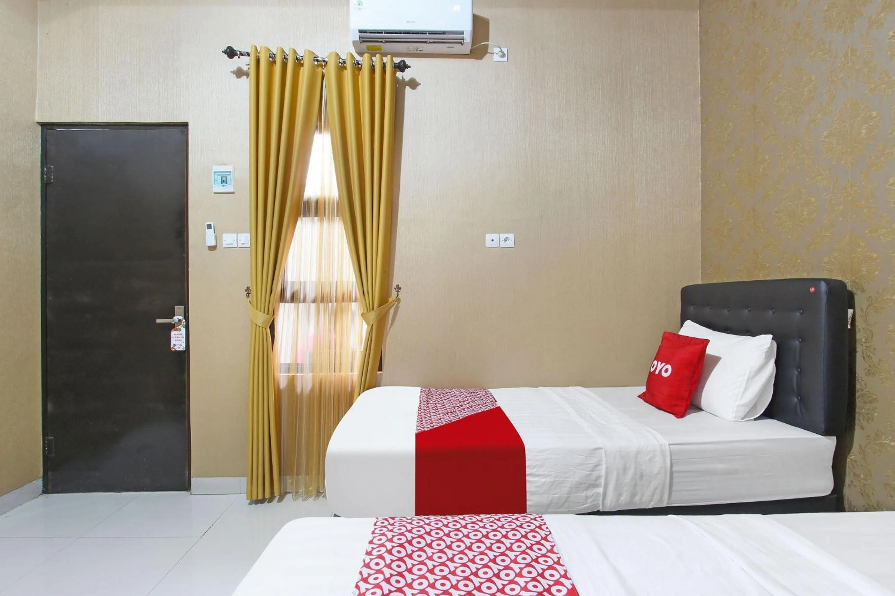 Bedroom in OYO 91842 Tahesa Guesthouse Syariah