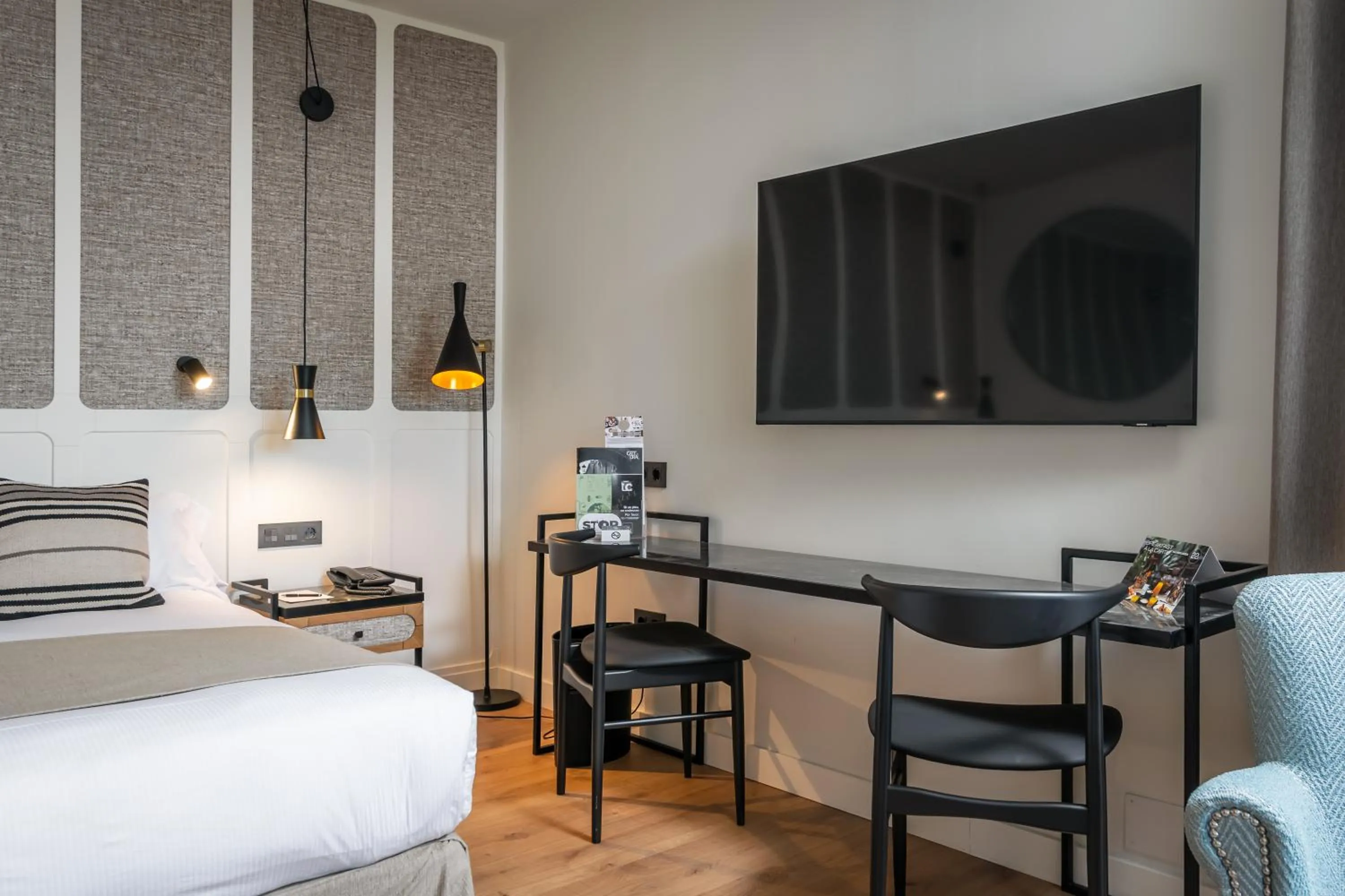 Photo of the whole room, Bed in Hotel Barcelona Catedral 4 Sup