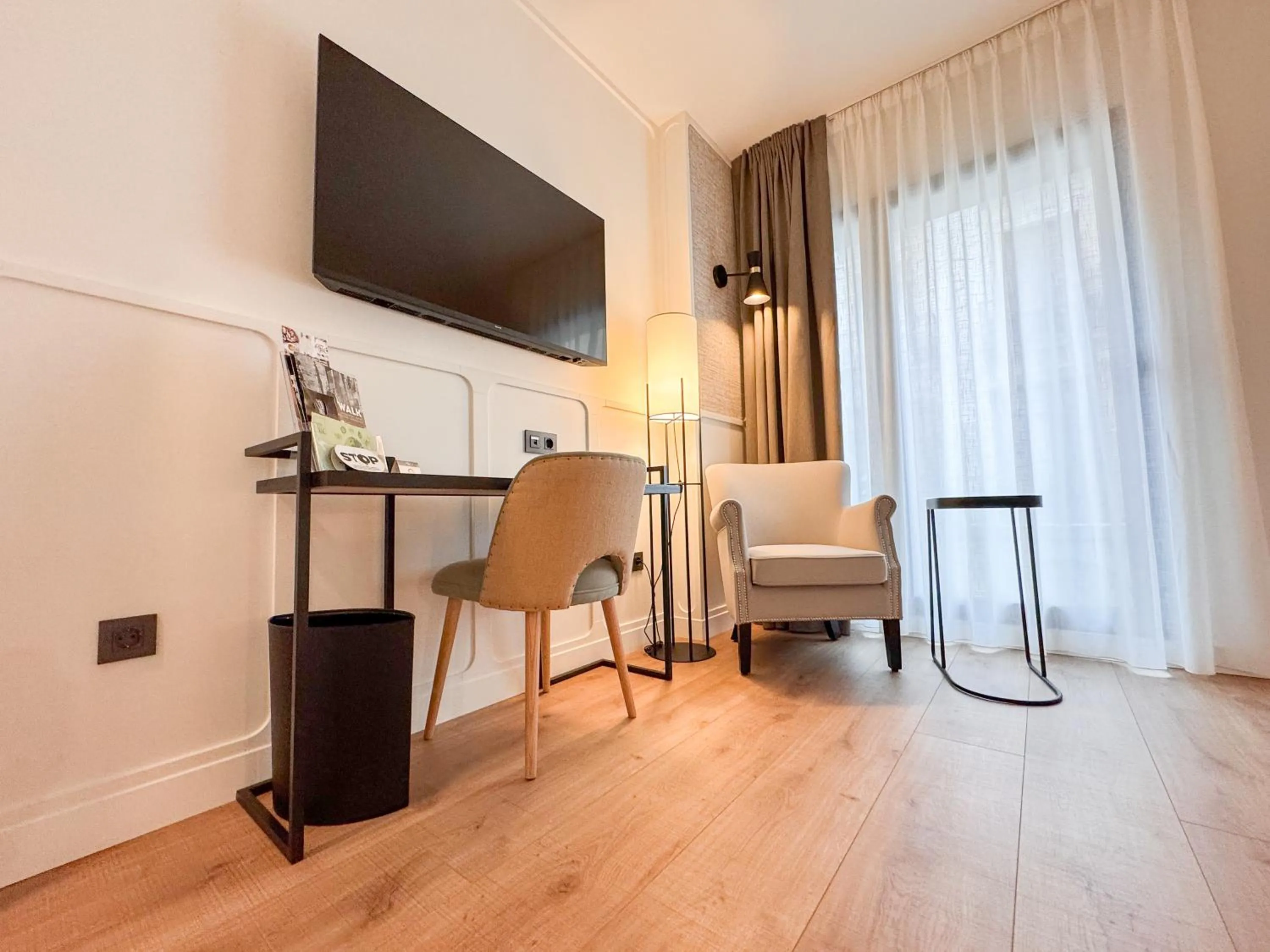 Seating area in Hotel Barcelona Catedral 4 Sup