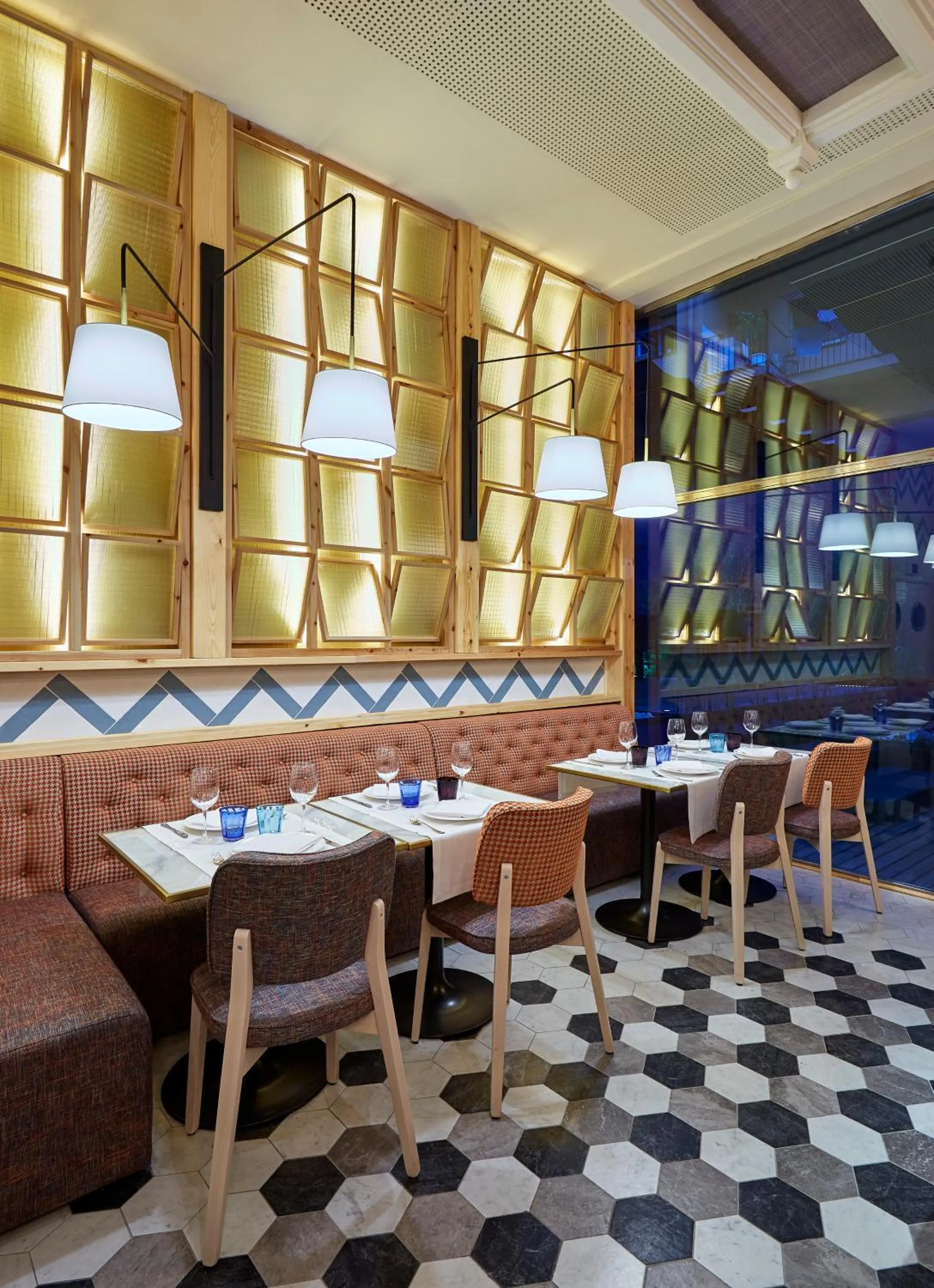 Restaurant/places to eat in Hotel Barcelona Catedral 4 Sup