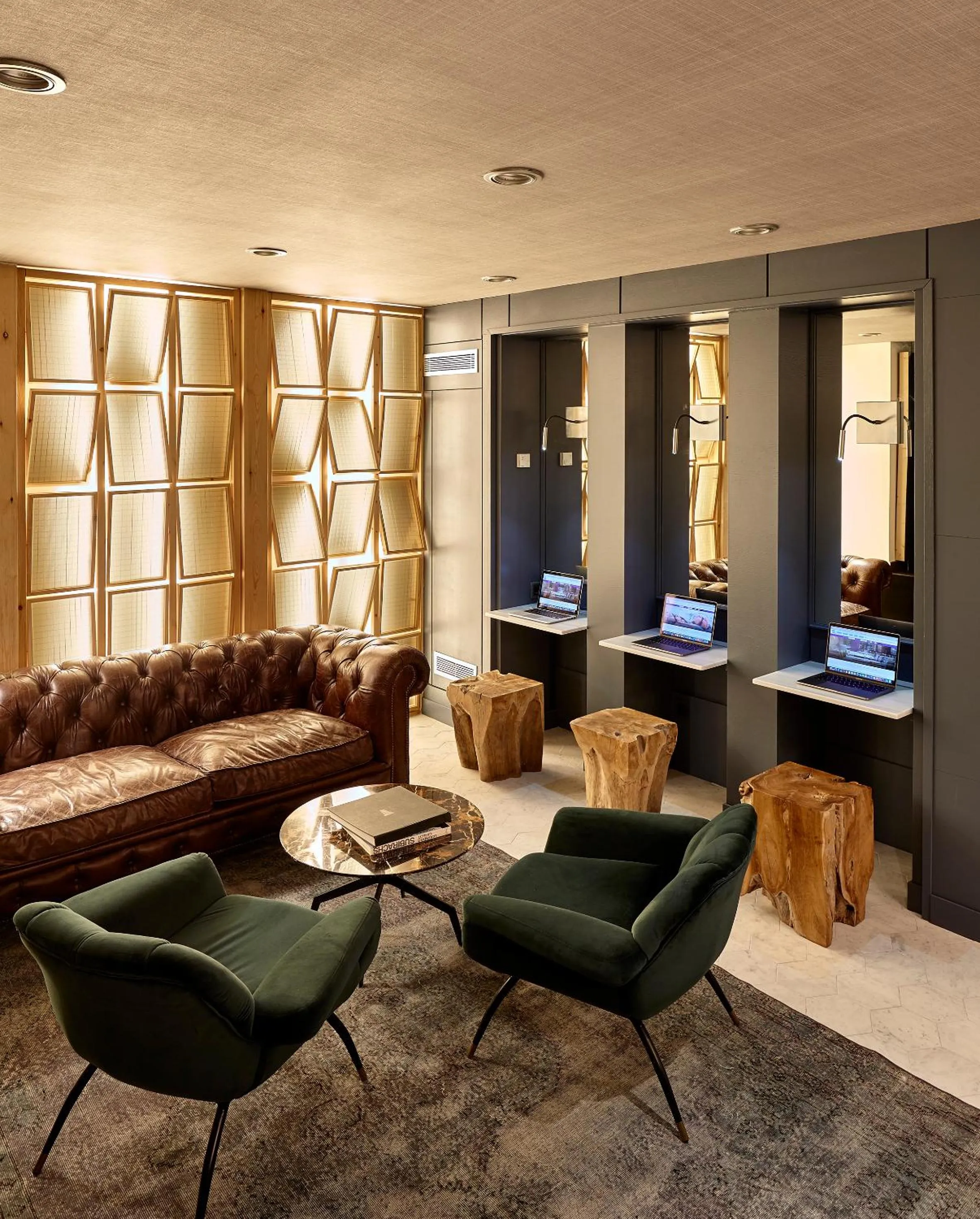 Communal lounge/ TV room in Hotel Barcelona Catedral 4 Sup