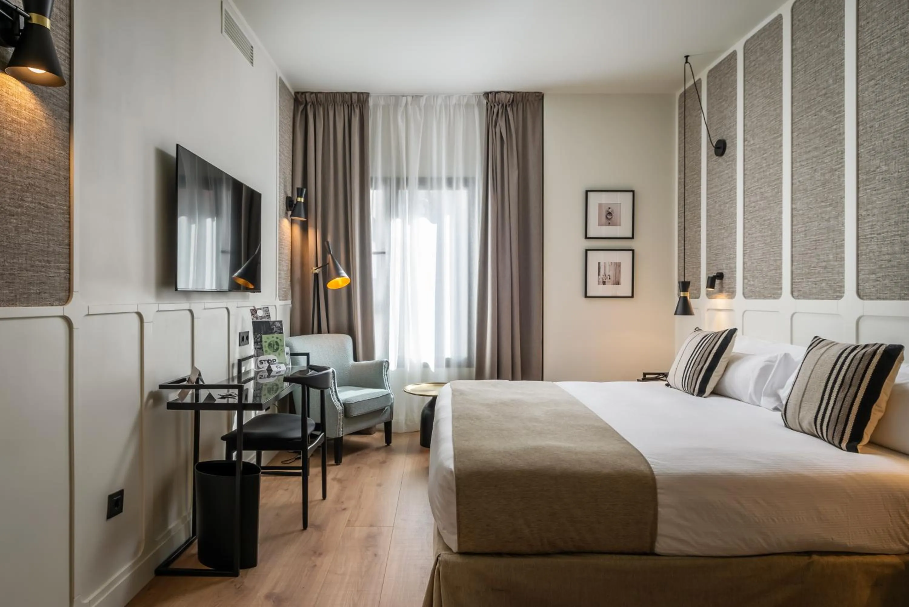Facility for disabled guests, Bed in Hotel Barcelona Catedral 4 Sup