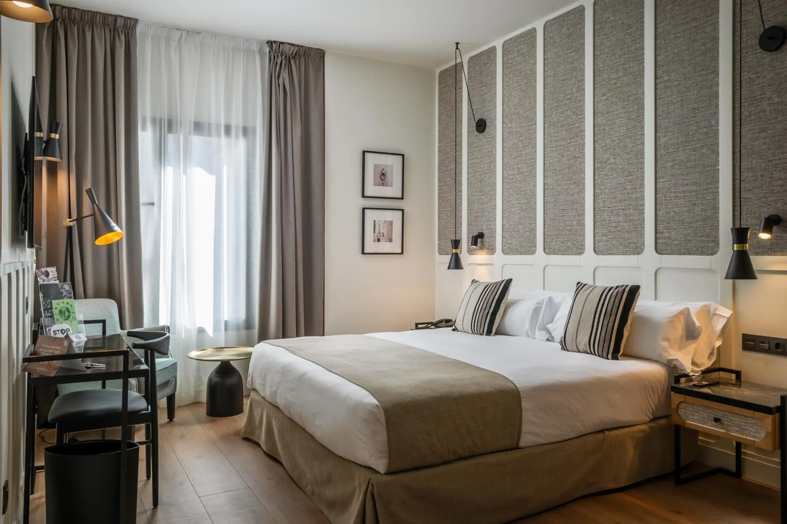 Queen Room - Disability Access in Hotel Barcelona Catedral 4 Sup Queen Room - Disability Access in Hotel Barcelona Catedral 4 Sup