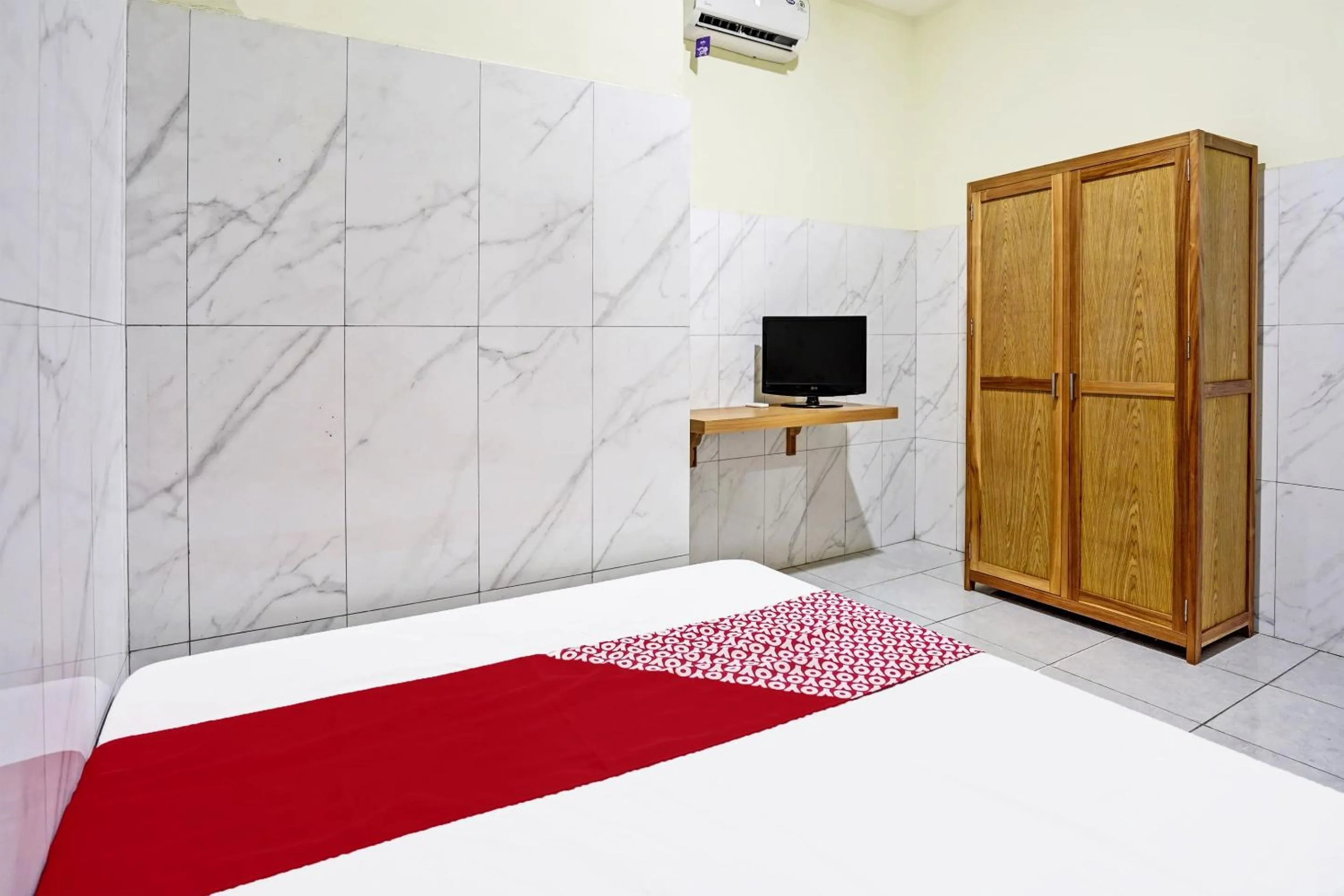 Bedroom, Bed in OYO Life 91884 Kost Kusuma Dewi Syariah