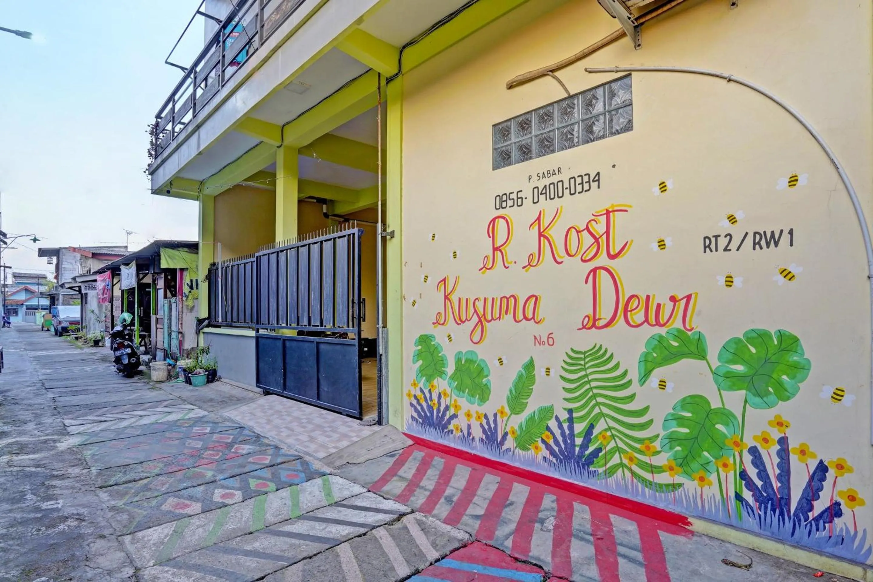 Facade/entrance in OYO Life 91884 Kost Kusuma Dewi Syariah