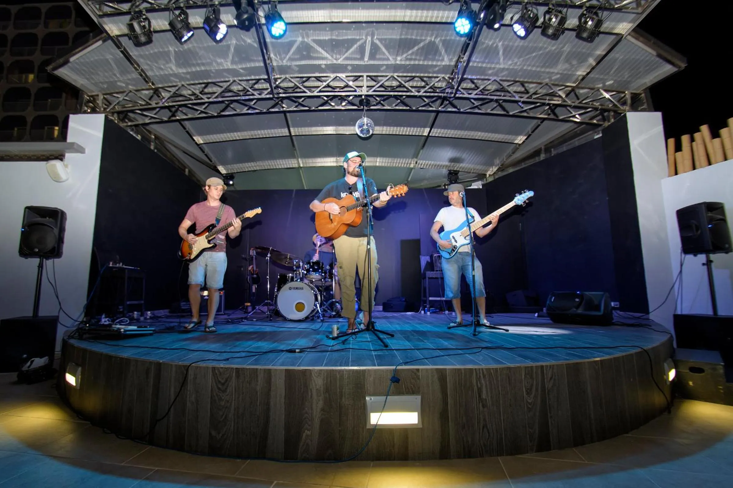 Entertainment in Hotel Samos