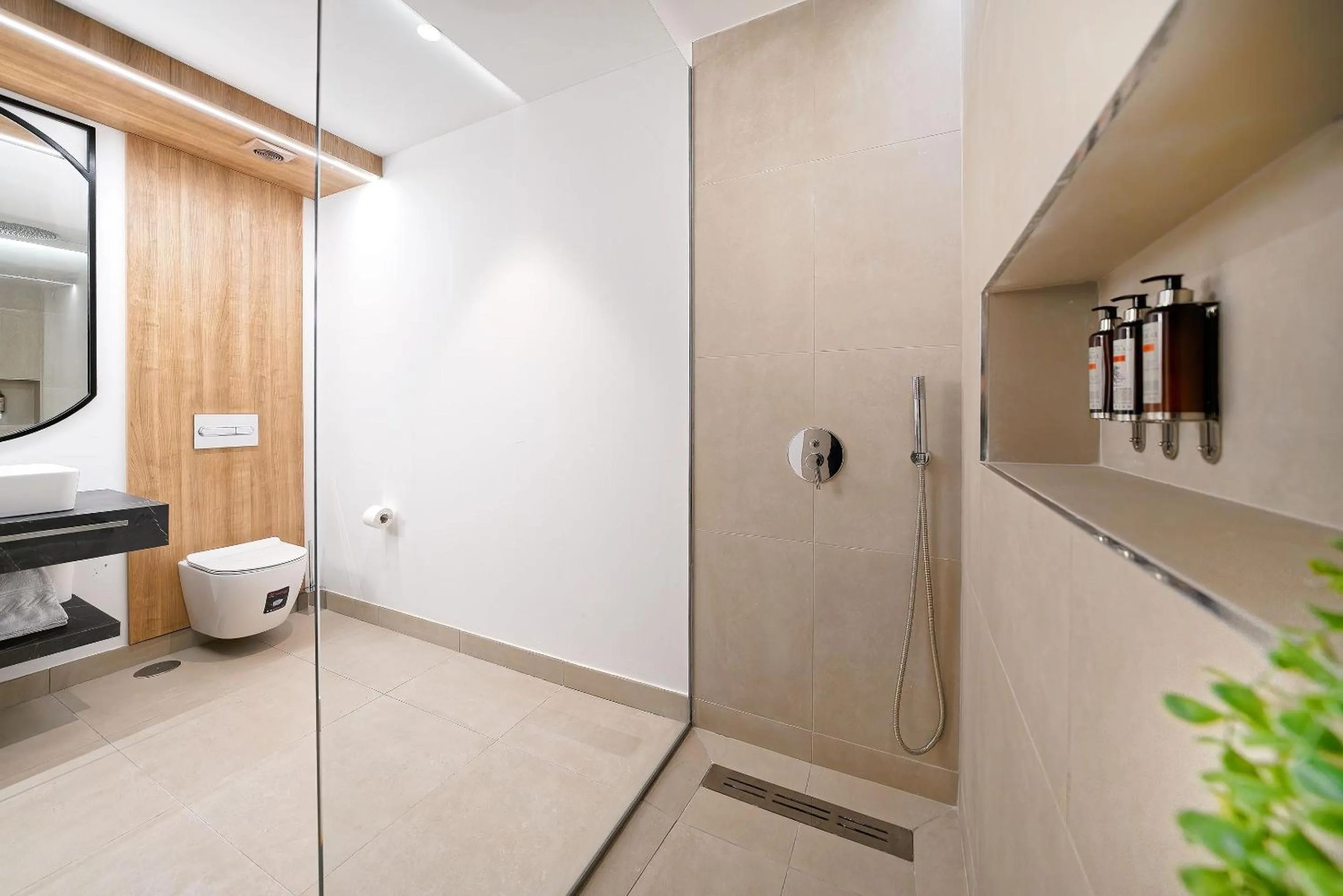 Shower in Bull Vital Suites & Spa Boutique Hotel - Only Adults