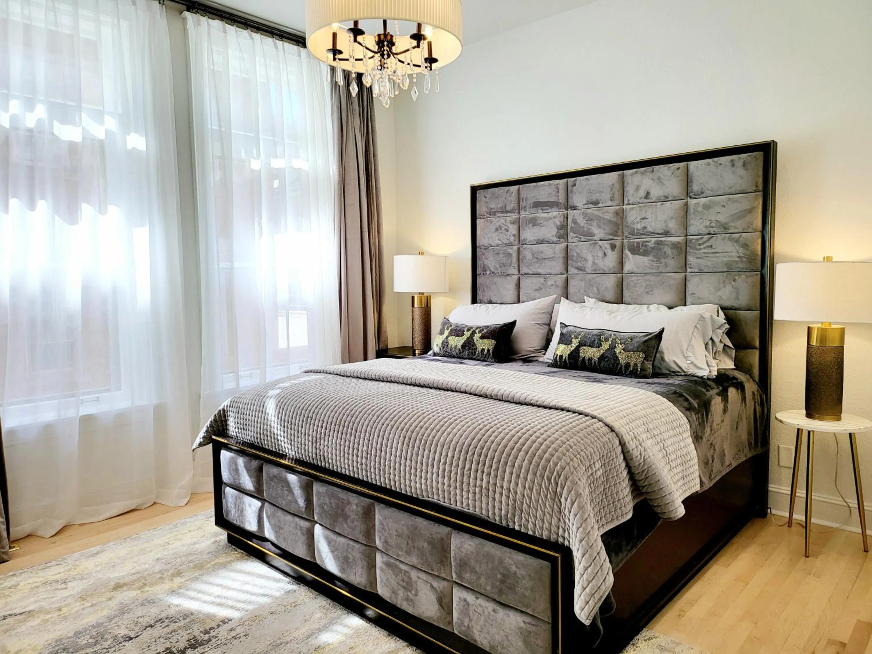 Bed in The Bank Hotel Deadwood