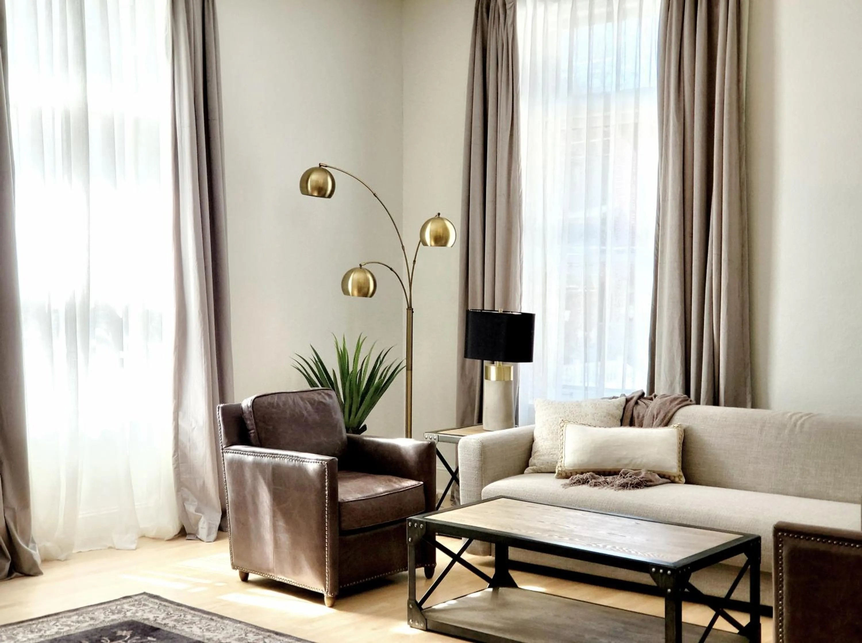 Seating area in The Bank Hotel Deadwood