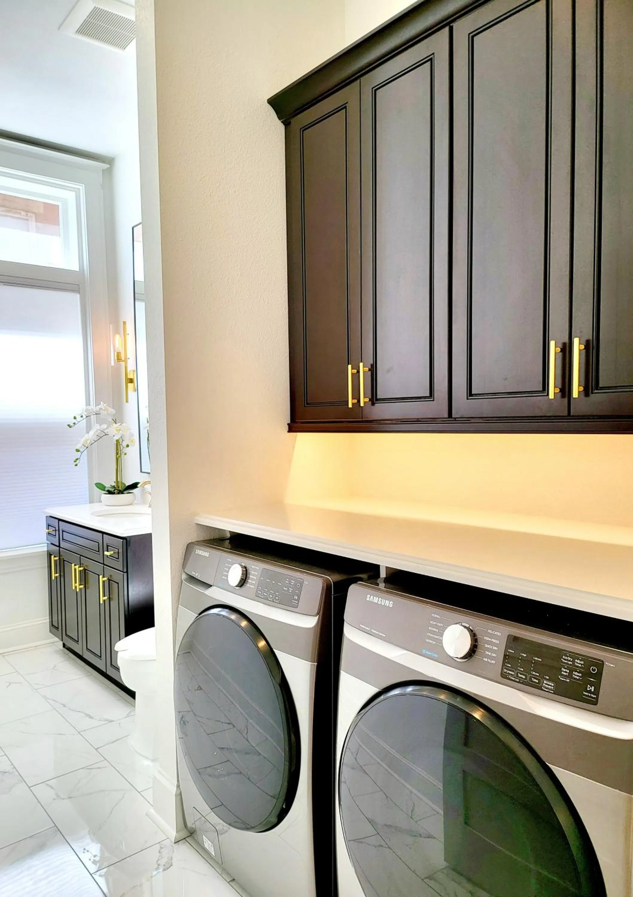 washing machine in The Bank Hotel Deadwood