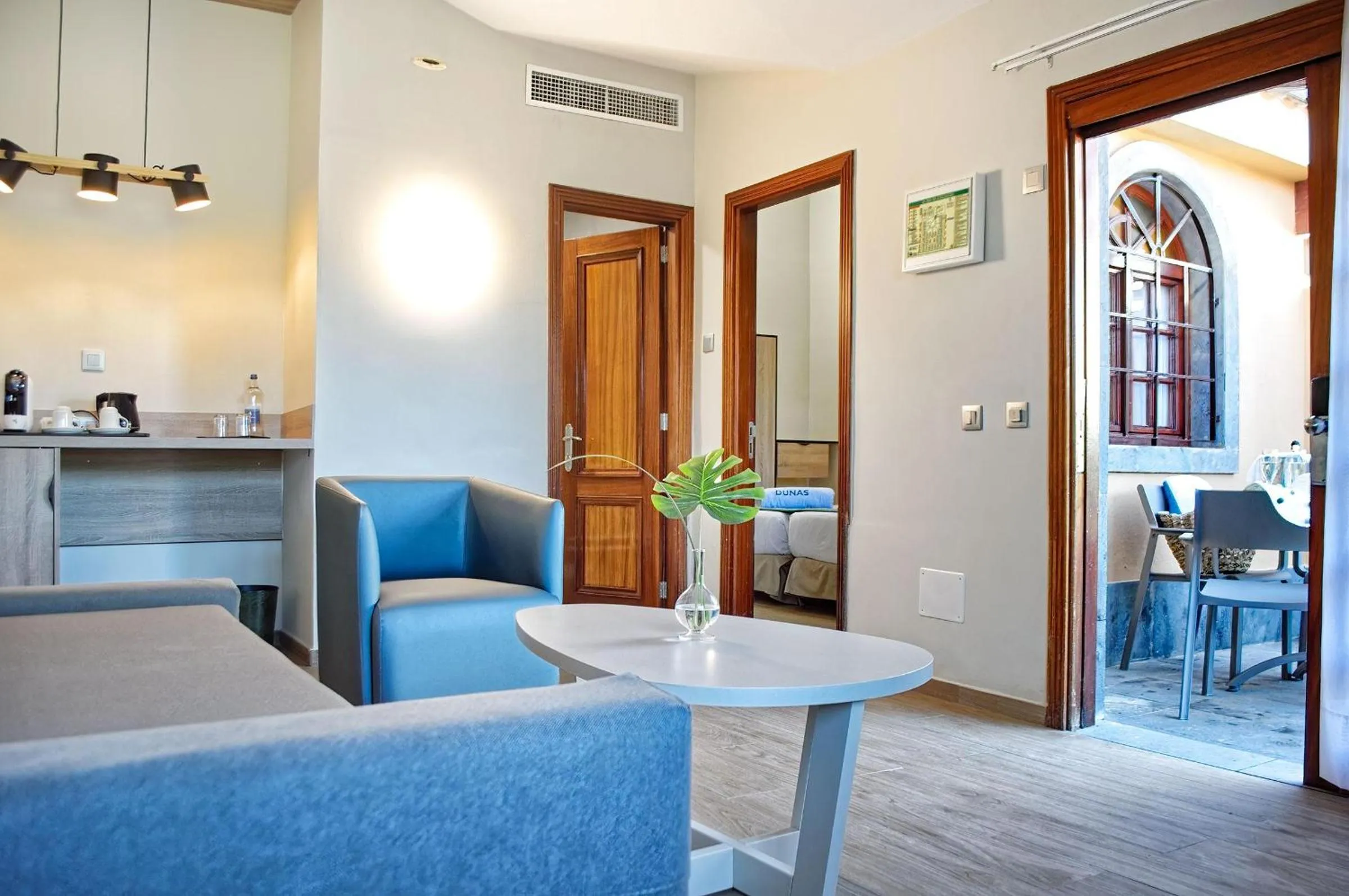 Photo of the whole room in Suites & Villas by Dunas