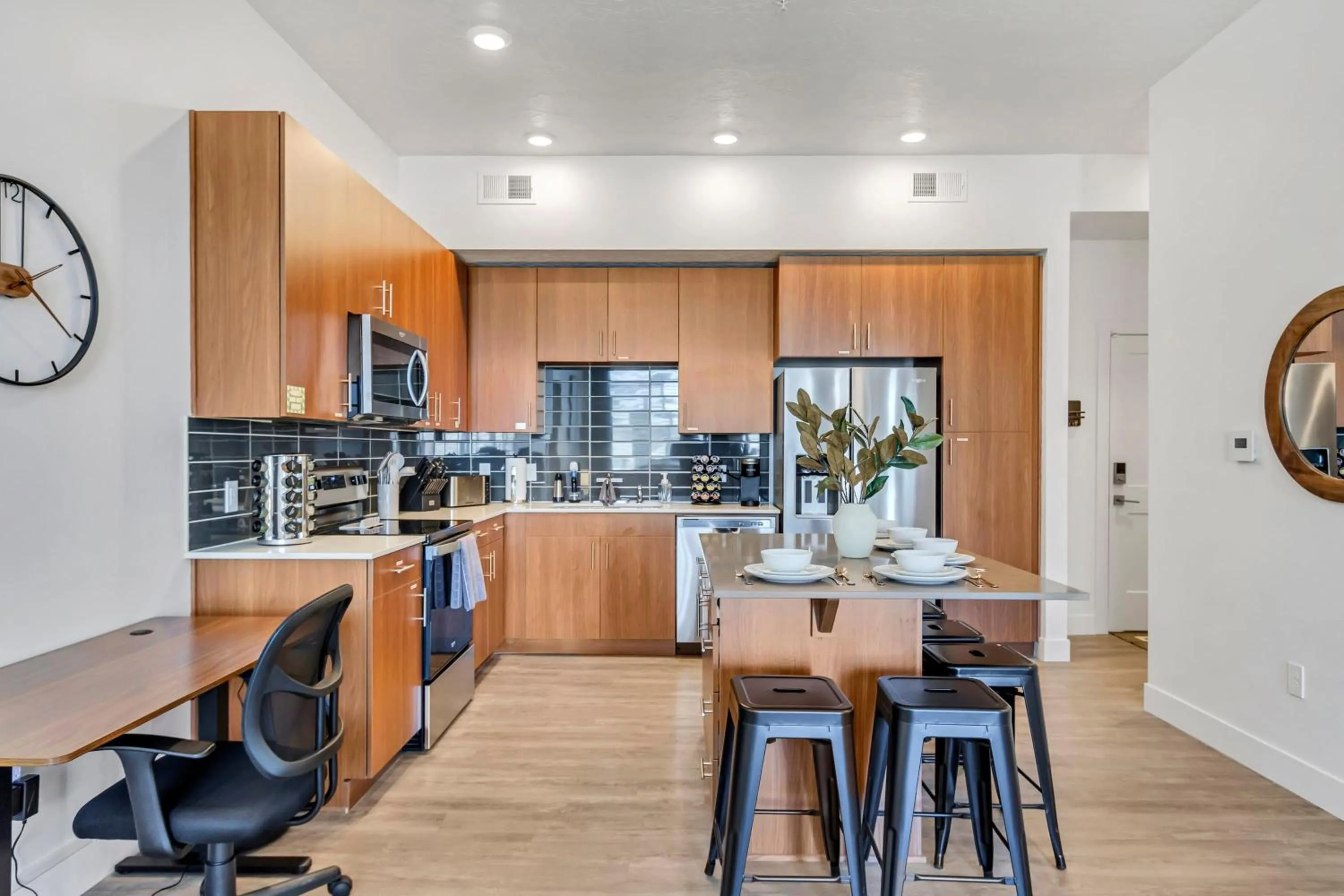 Kitchen or kitchenette in The Heights by Cloud Dream Homes