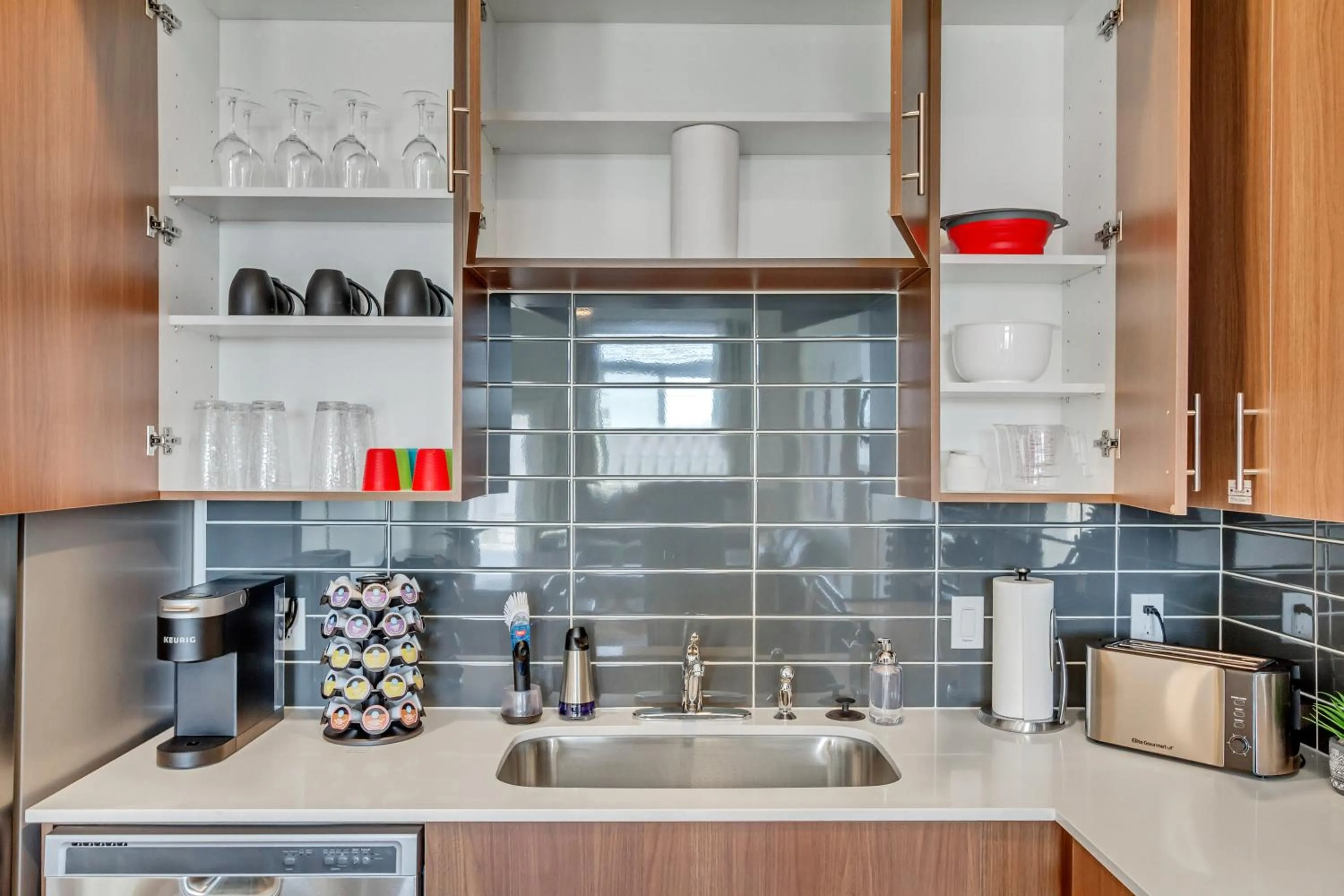 Coffee/tea facilities in The Heights by Cloud Dream Homes