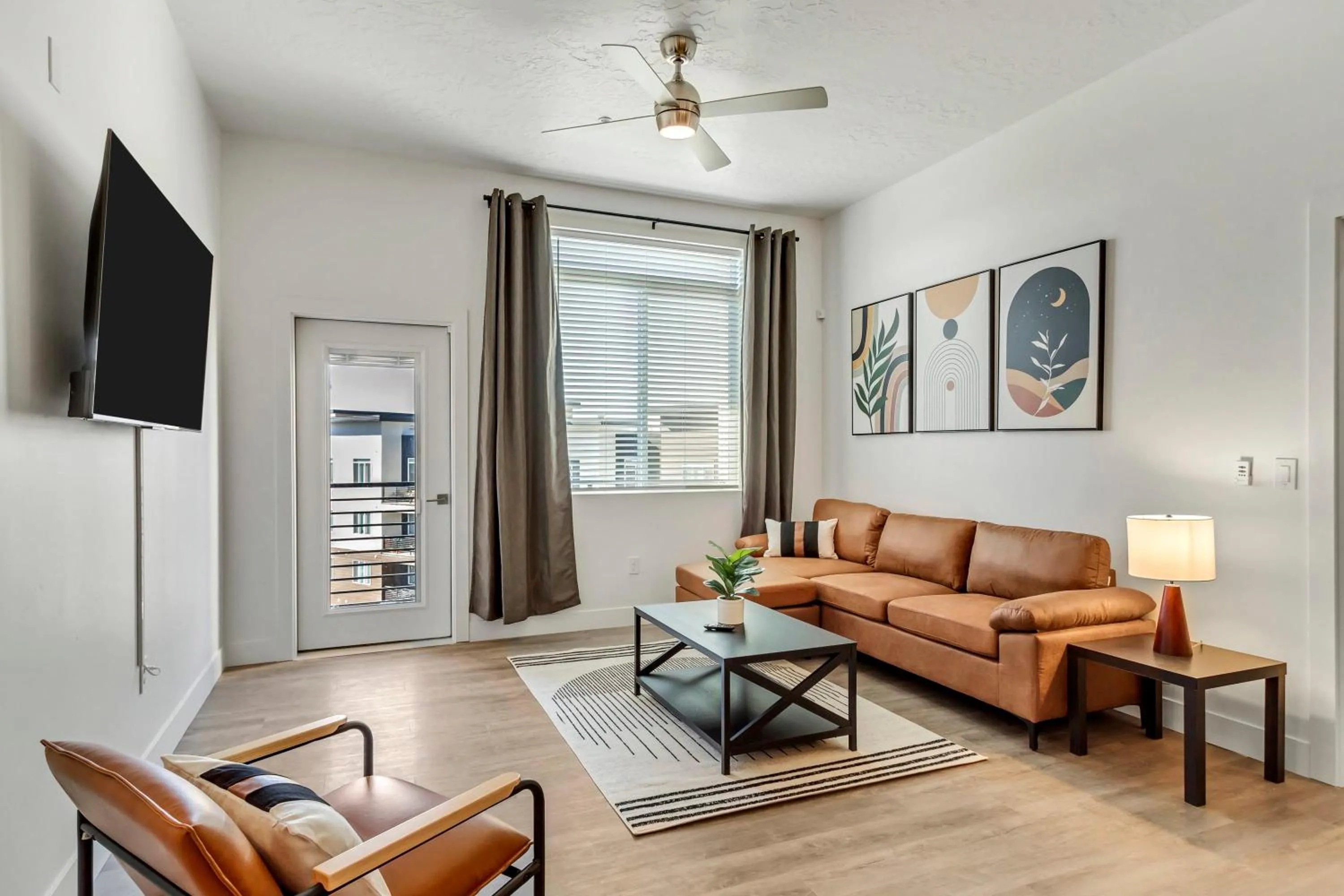 TV and multimedia in The Heights by Cloud Dream Homes