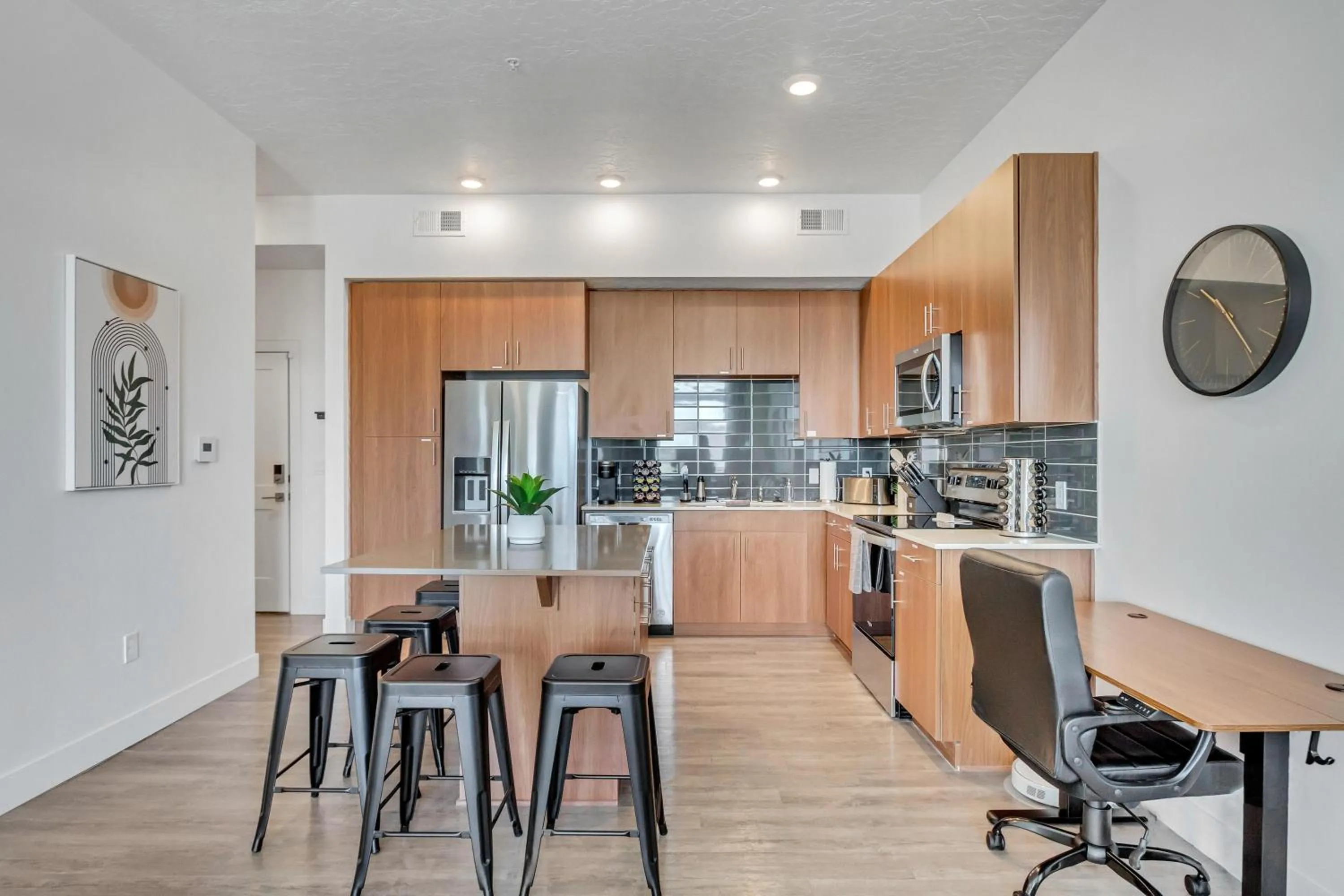 Kitchen or kitchenette in The Heights by Cloud Dream Homes