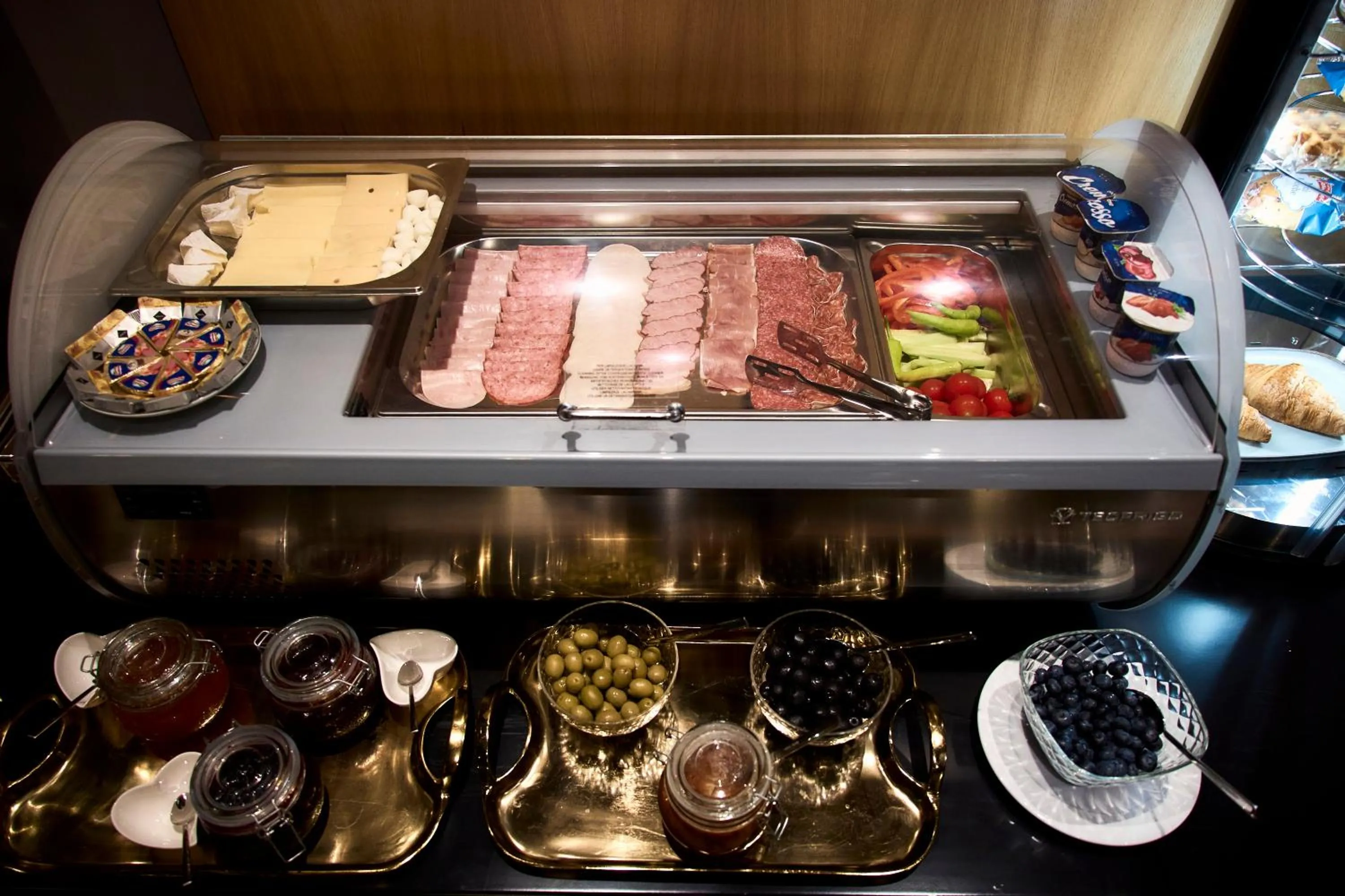 Breakfast in HOTEL VIENA