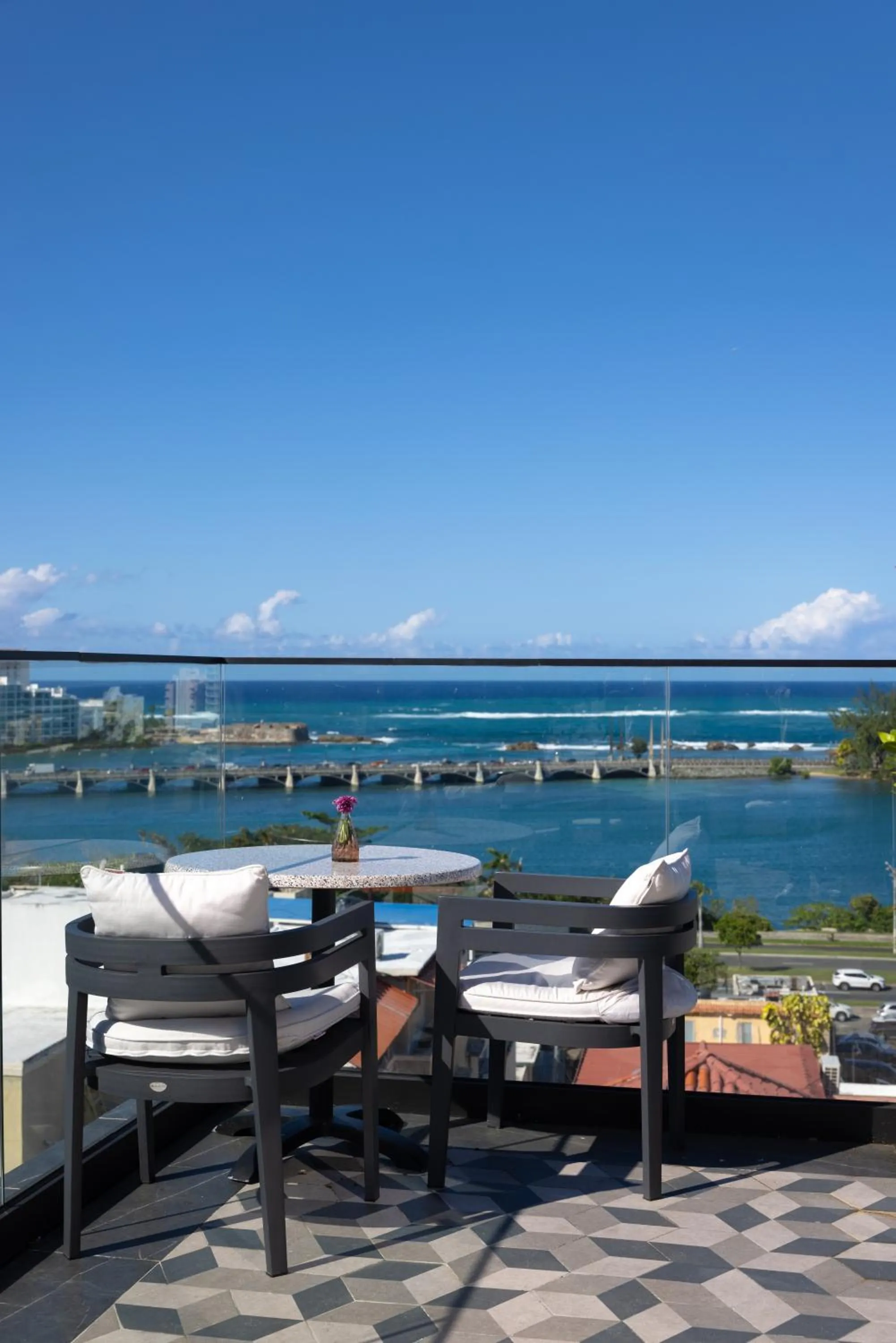 Restaurant/places to eat in Don Rafa Boutique Hotel & Residences