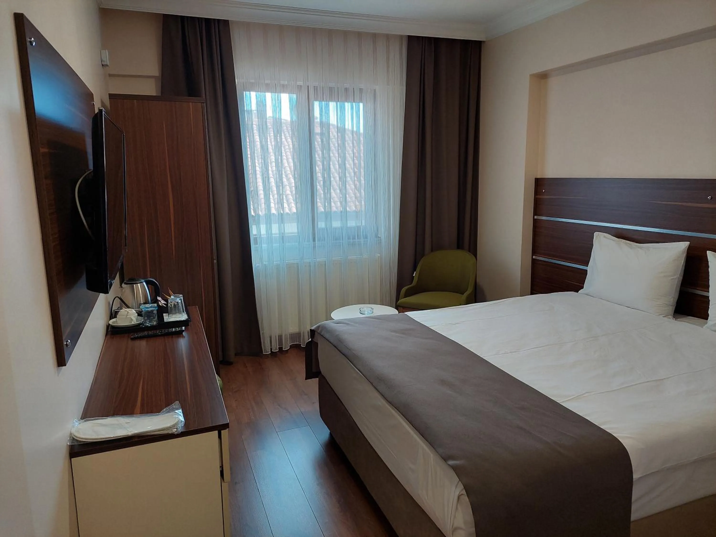 Bed in BEYAZ İNCİ OTEL