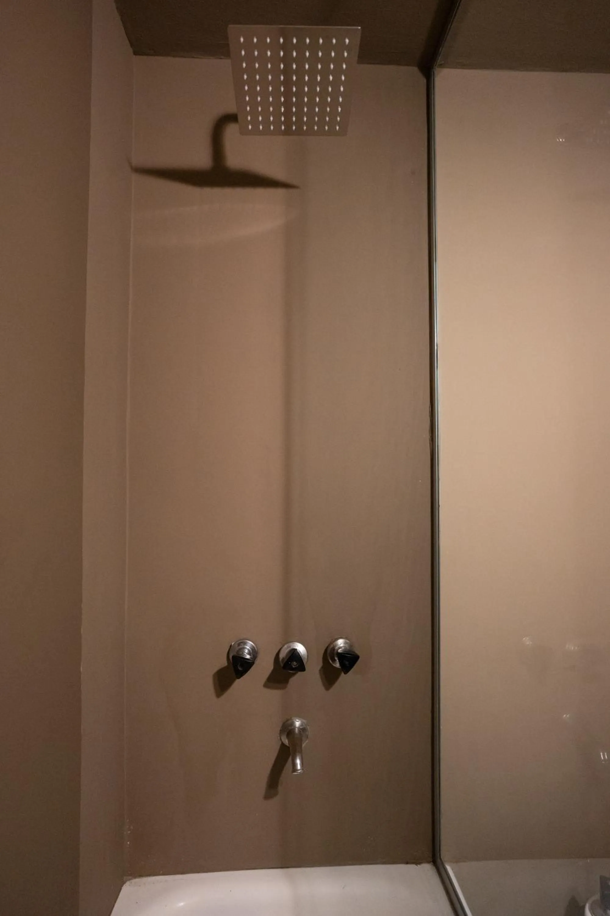 Shower in Hotel Park Bariloche