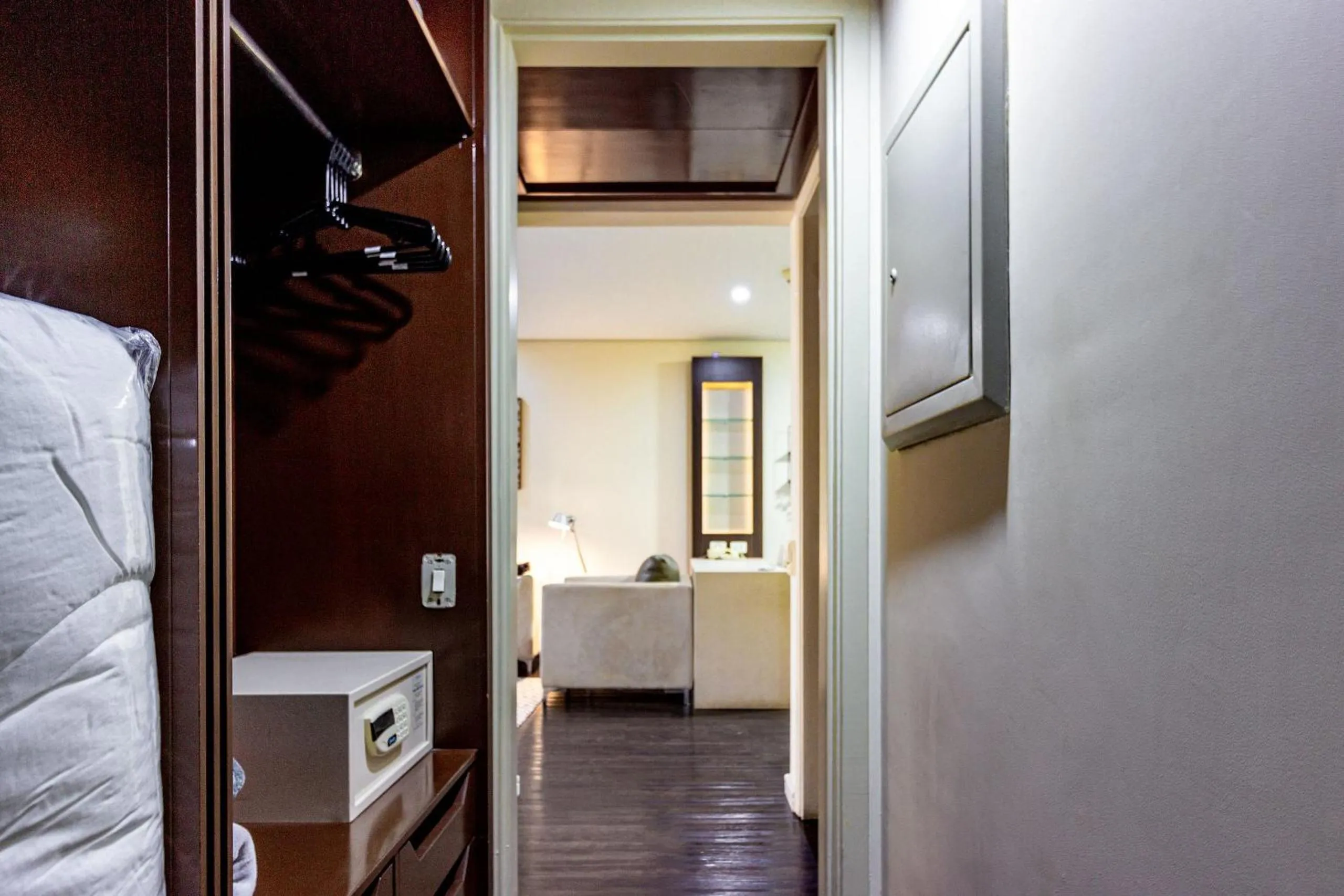 Seating area, Bed in Xtay São Paulo Berrini - Apartamentos completos a 7min do metrô Berrini