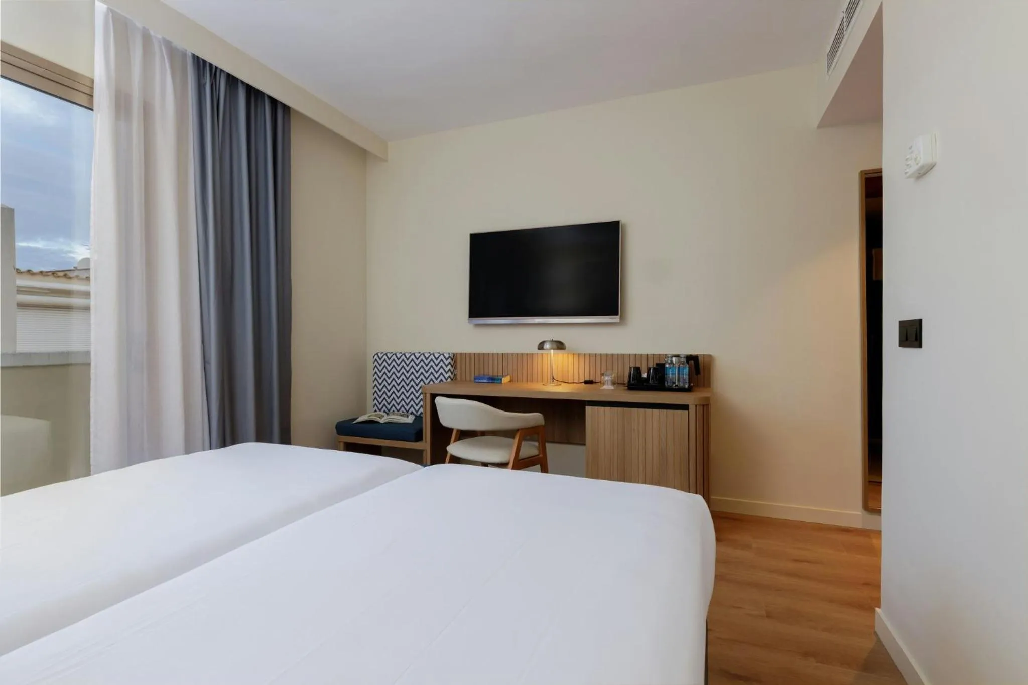 Bedroom, Bed in Sercotel Kalma Sitges