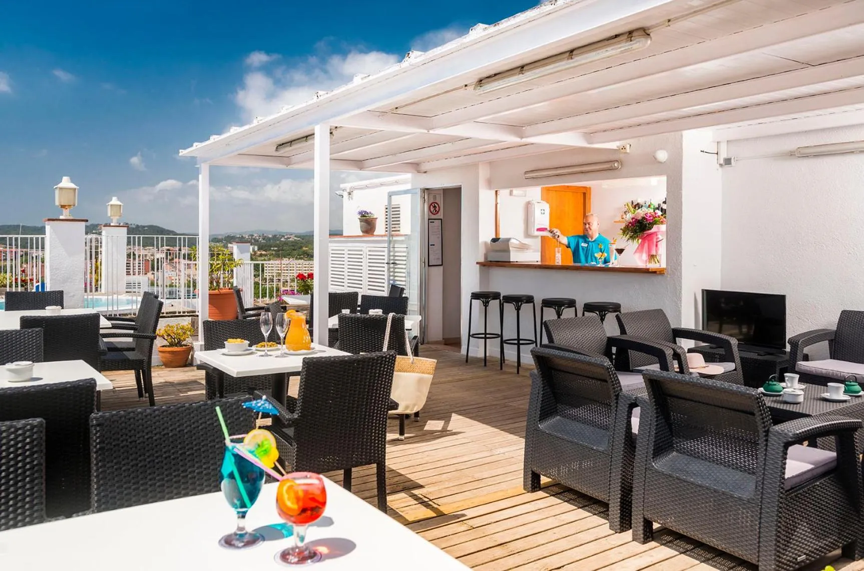 Food and drinks in Hotel Ridomar 365