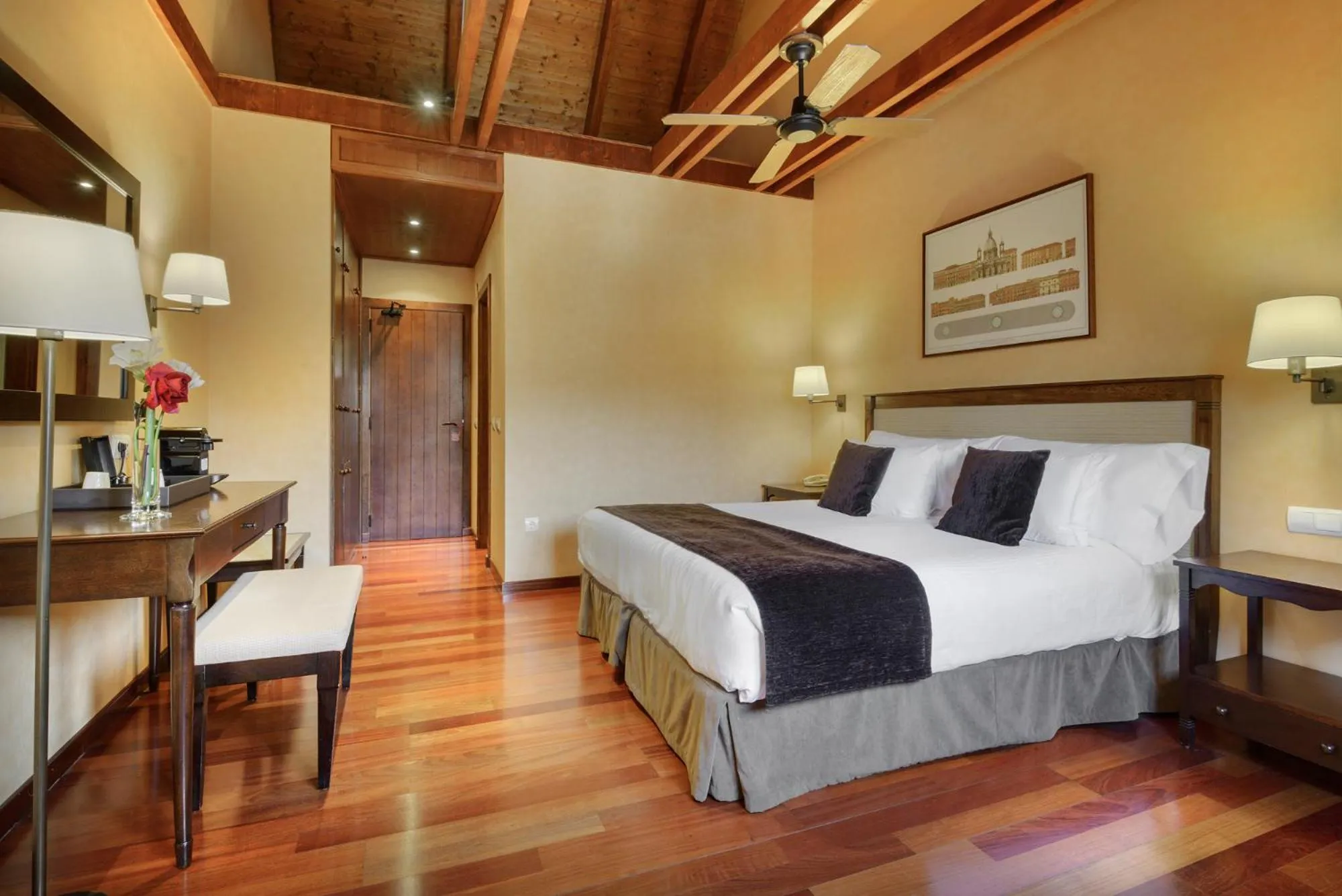 Photo of the whole room, Bed in Hotel Saliecho