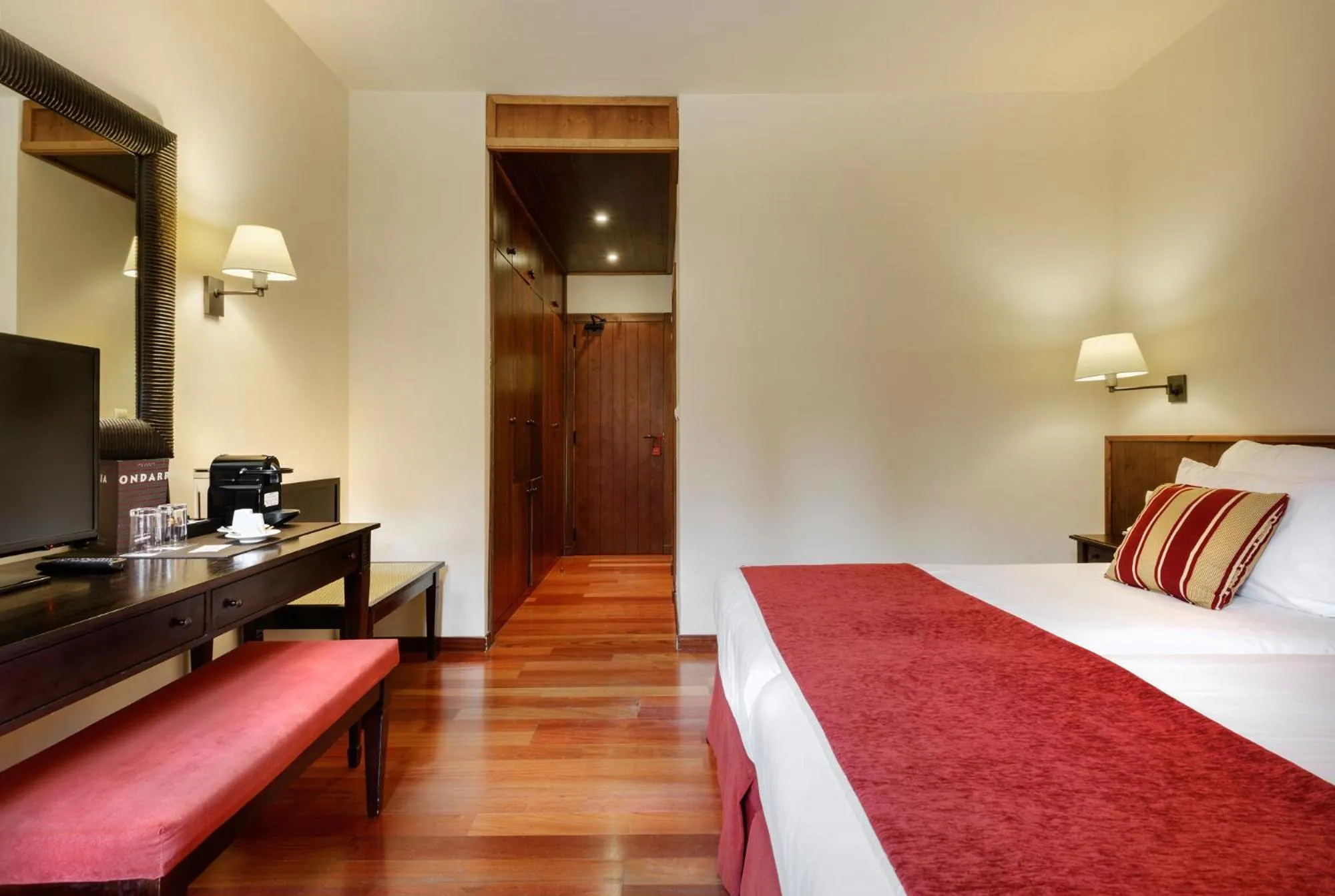 Photo of the whole room, Bed in Hotel Saliecho