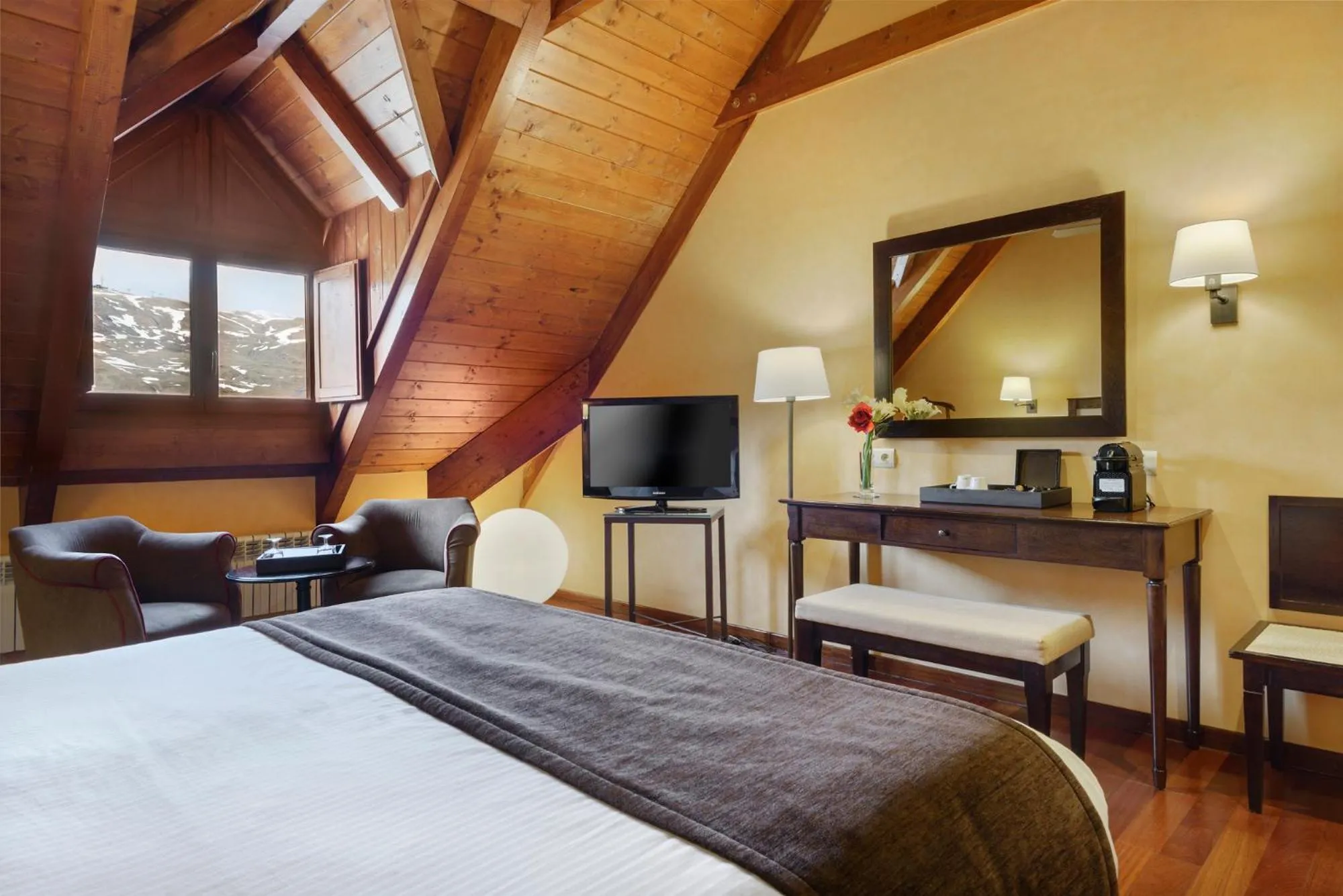 Photo of the whole room, Bed in Hotel Saliecho