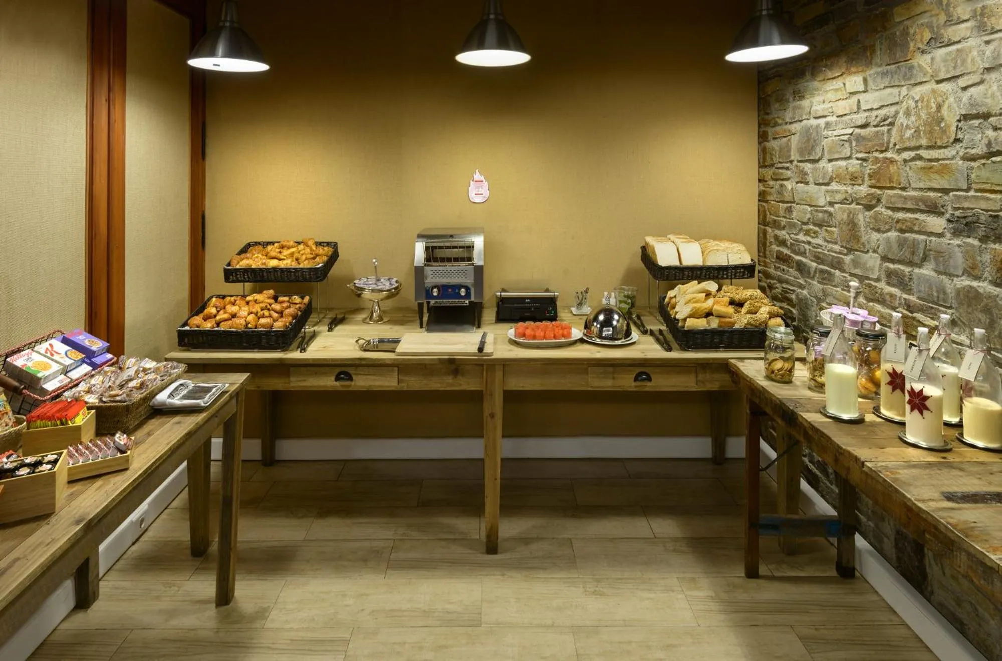 Breakfast in Hotel Saliecho