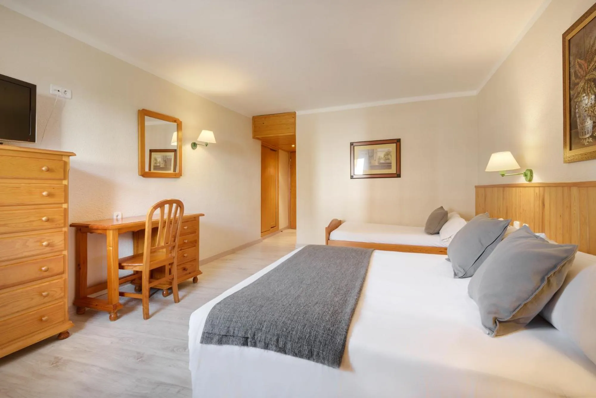 Photo of the whole room, Bed in Hotel Nievesol