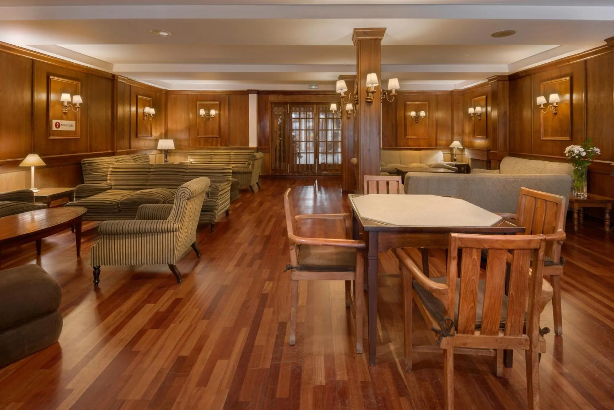 Communal lounge/ TV room in Hotel Nievesol