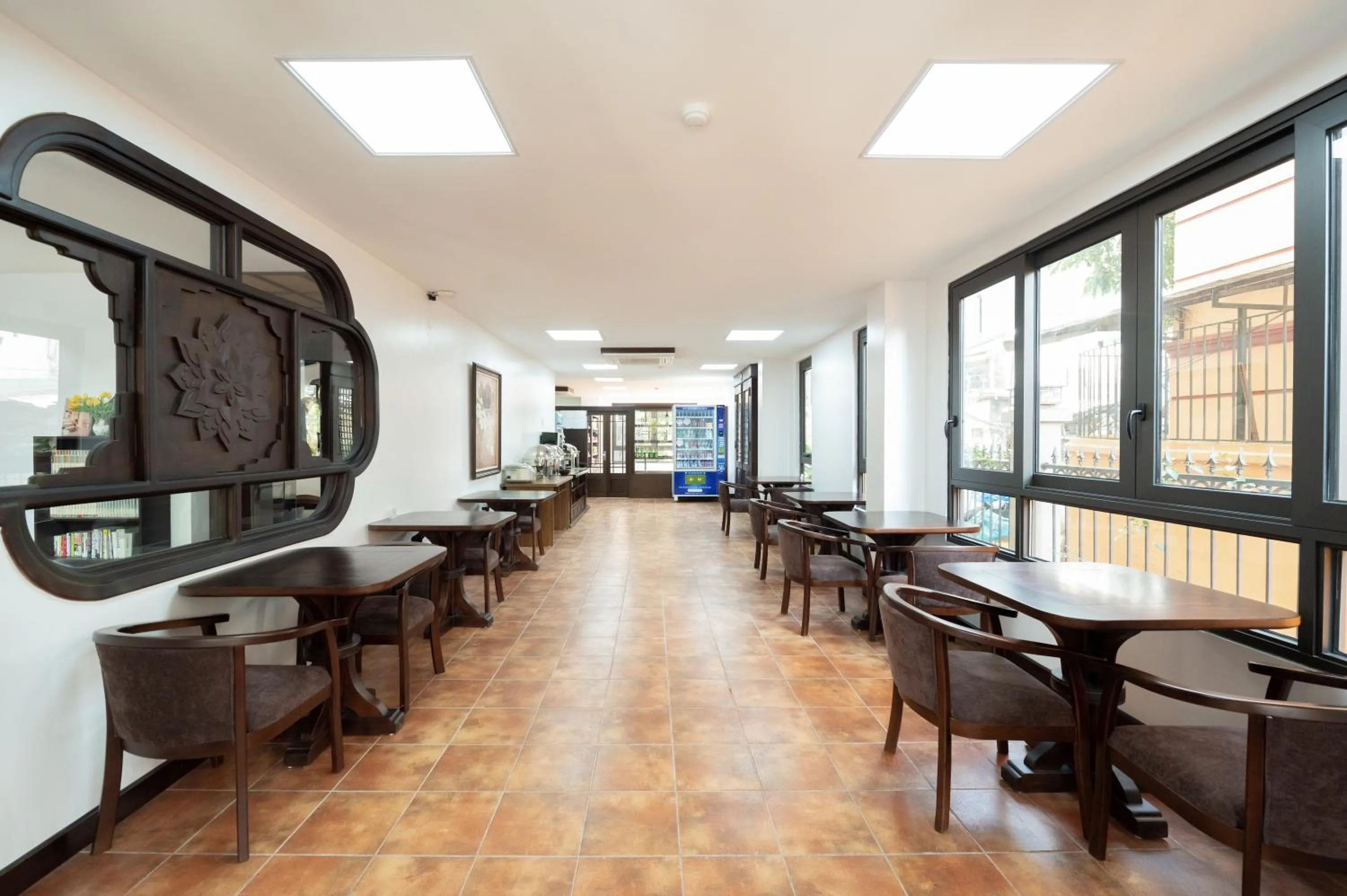 Restaurant/places to eat in FLESTA Doi Can Serviced Apartment