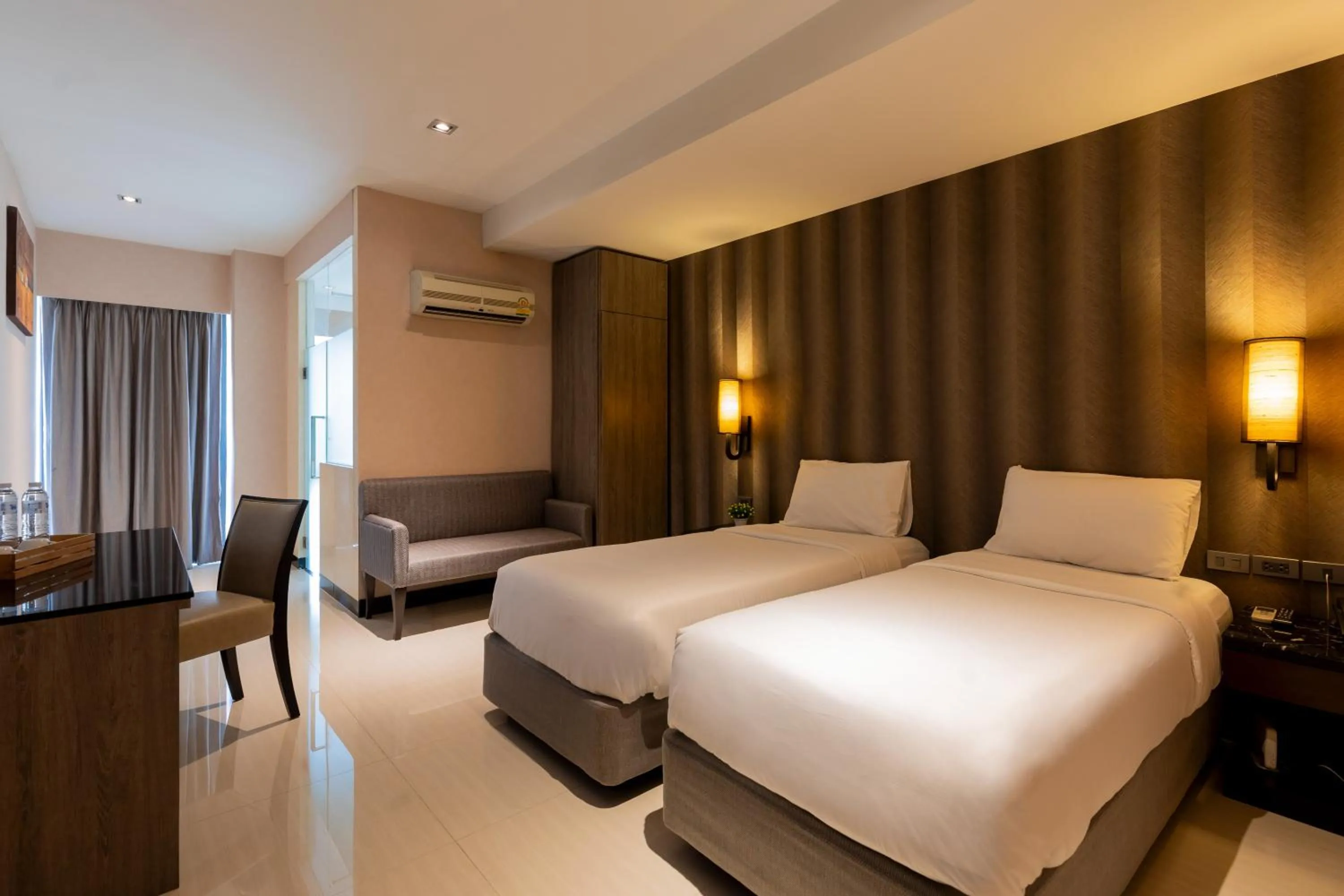 TV and multimedia, Bed in Sukhothai Hotel and Residence Ratchada