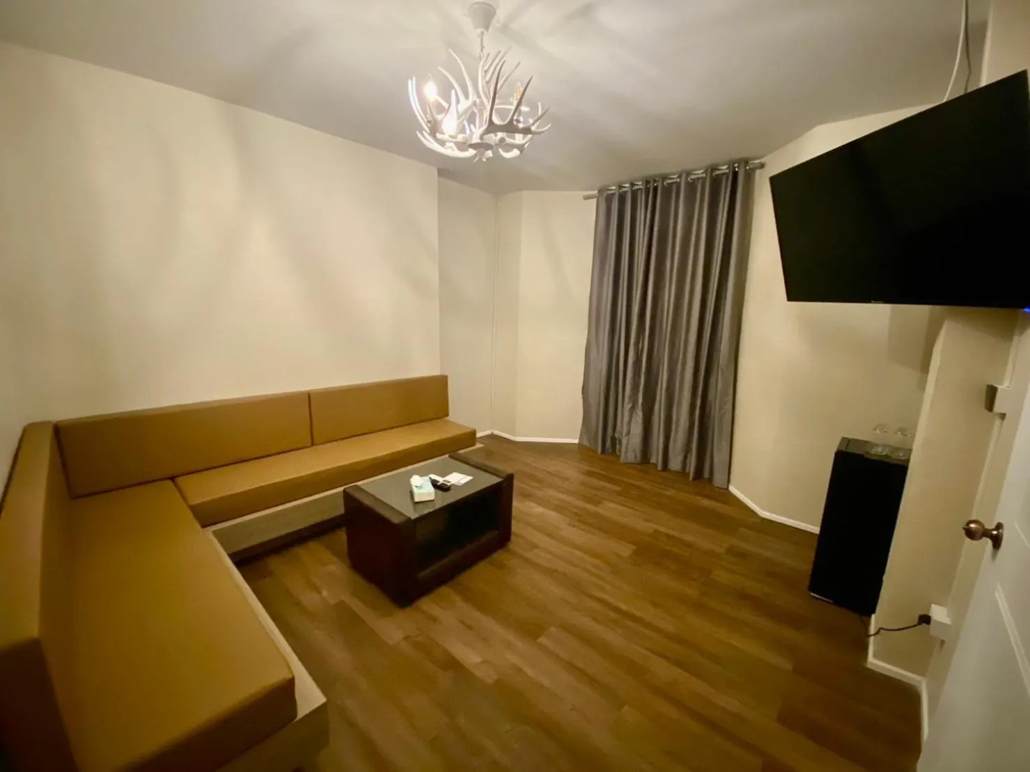 Living room in Calinton Hotel