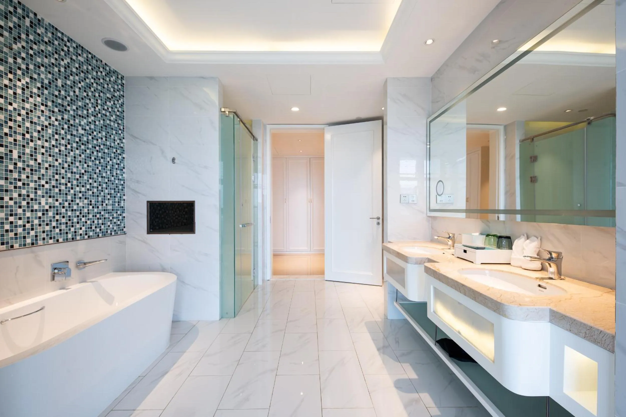 Bathroom in Wuhu Suning Universal Hotel