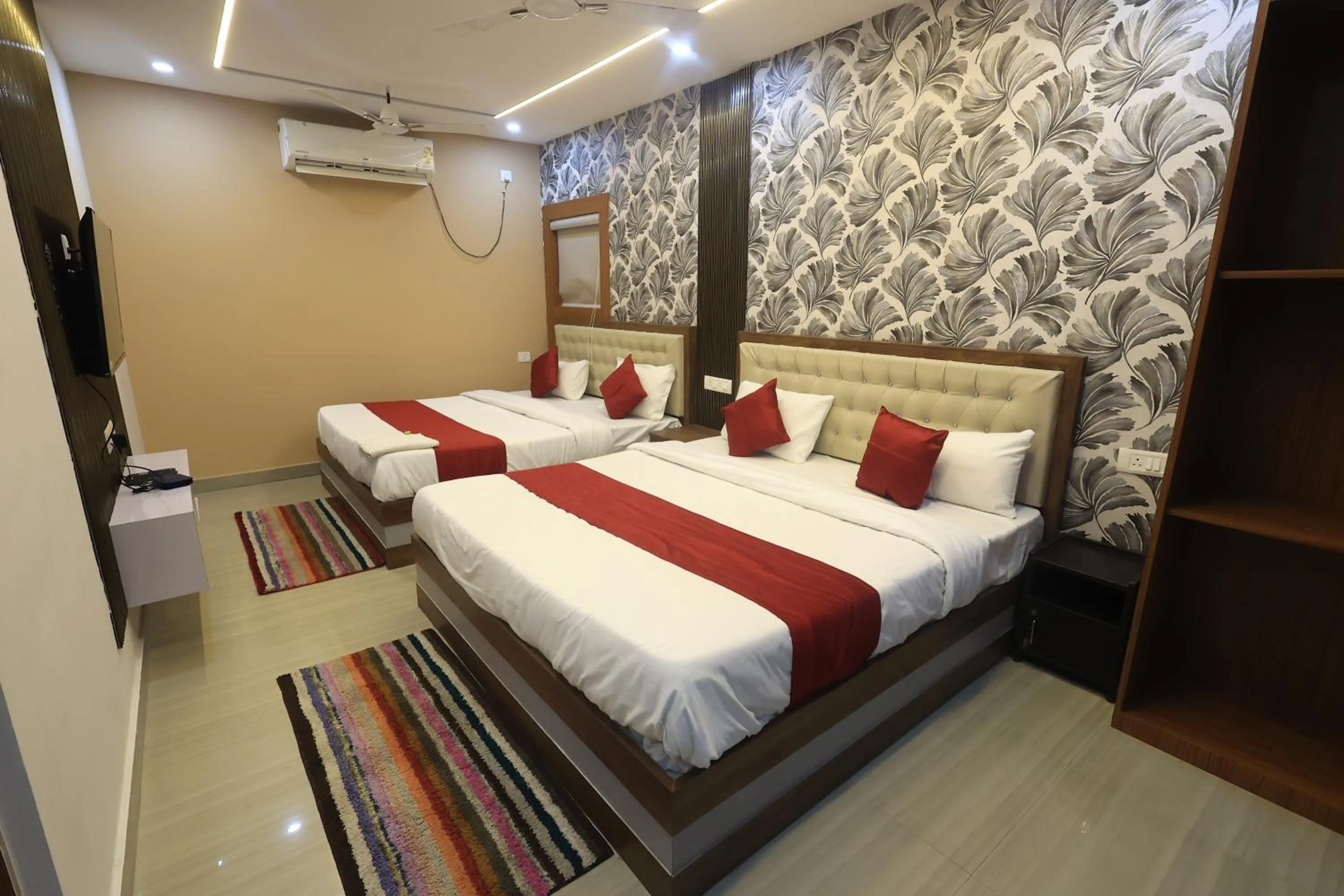 Bed in HOTEL SPACE SETTER