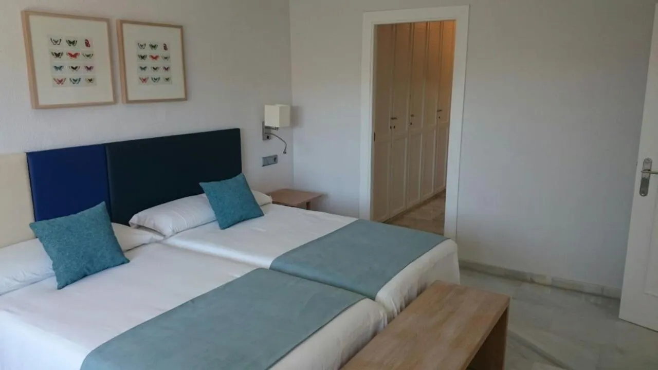 Bedroom, Bed in First Flatotel International