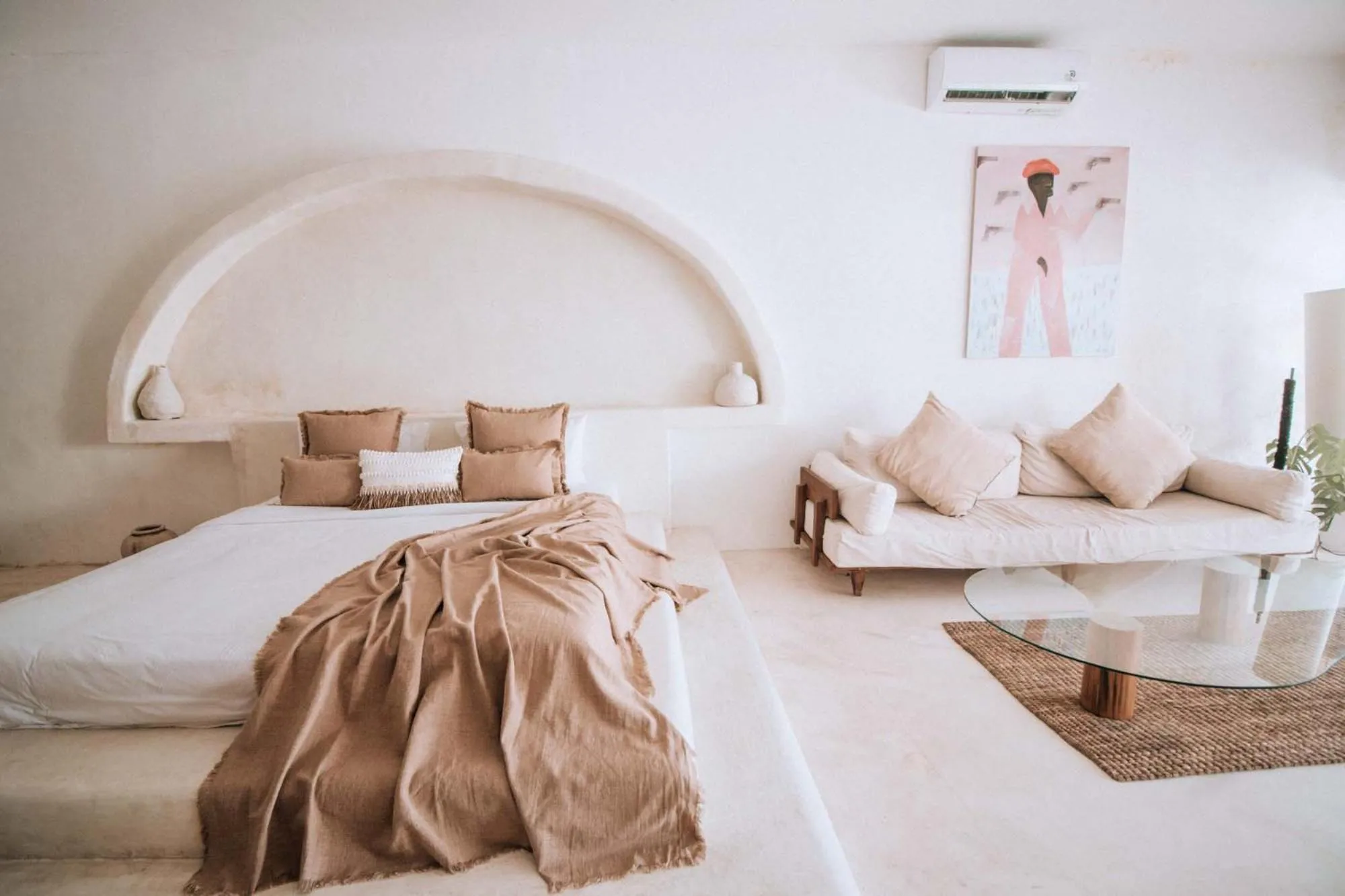 Living room, Bed in Hotel Sages