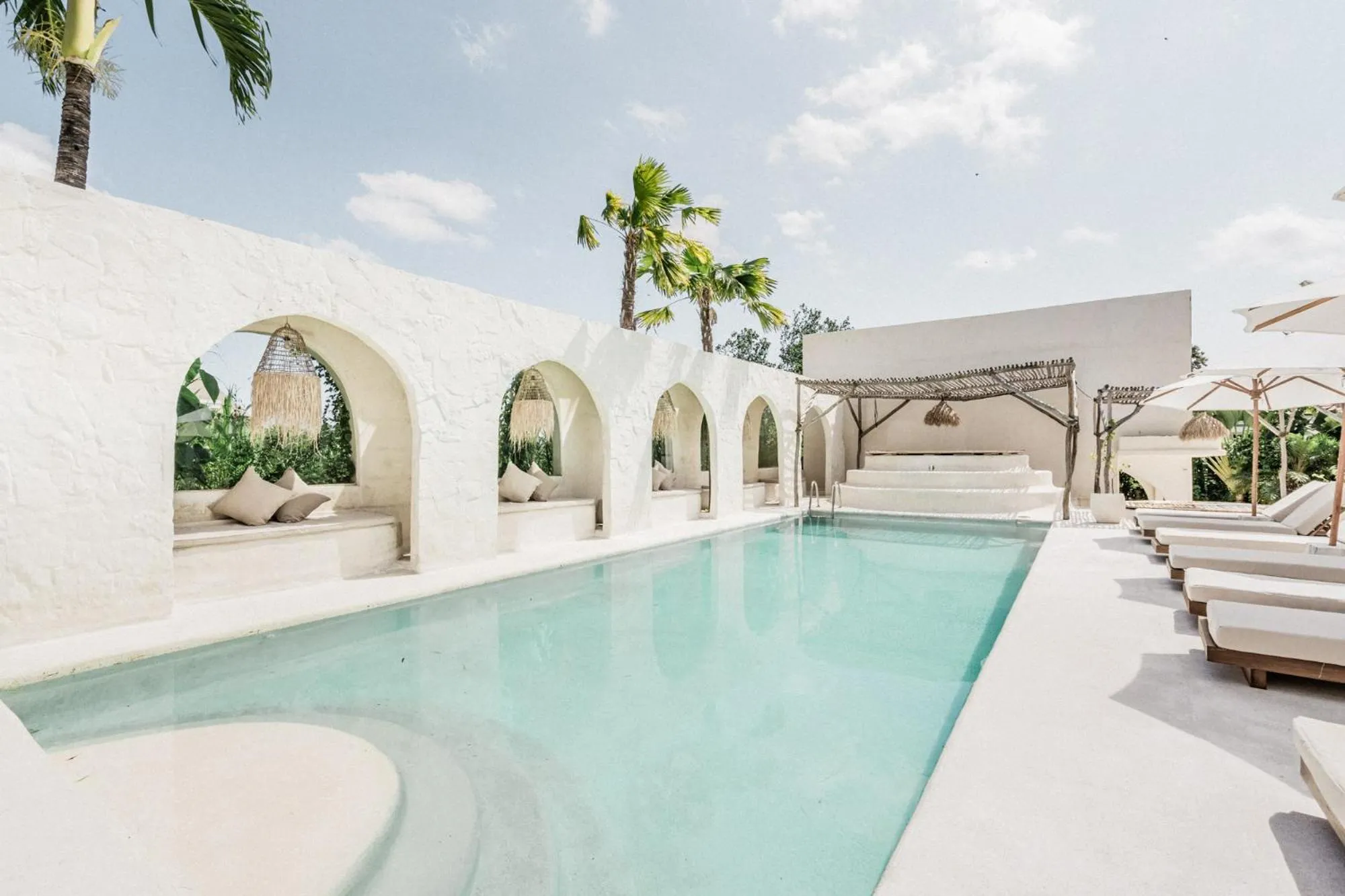 Swimming pool in Hotel Sages