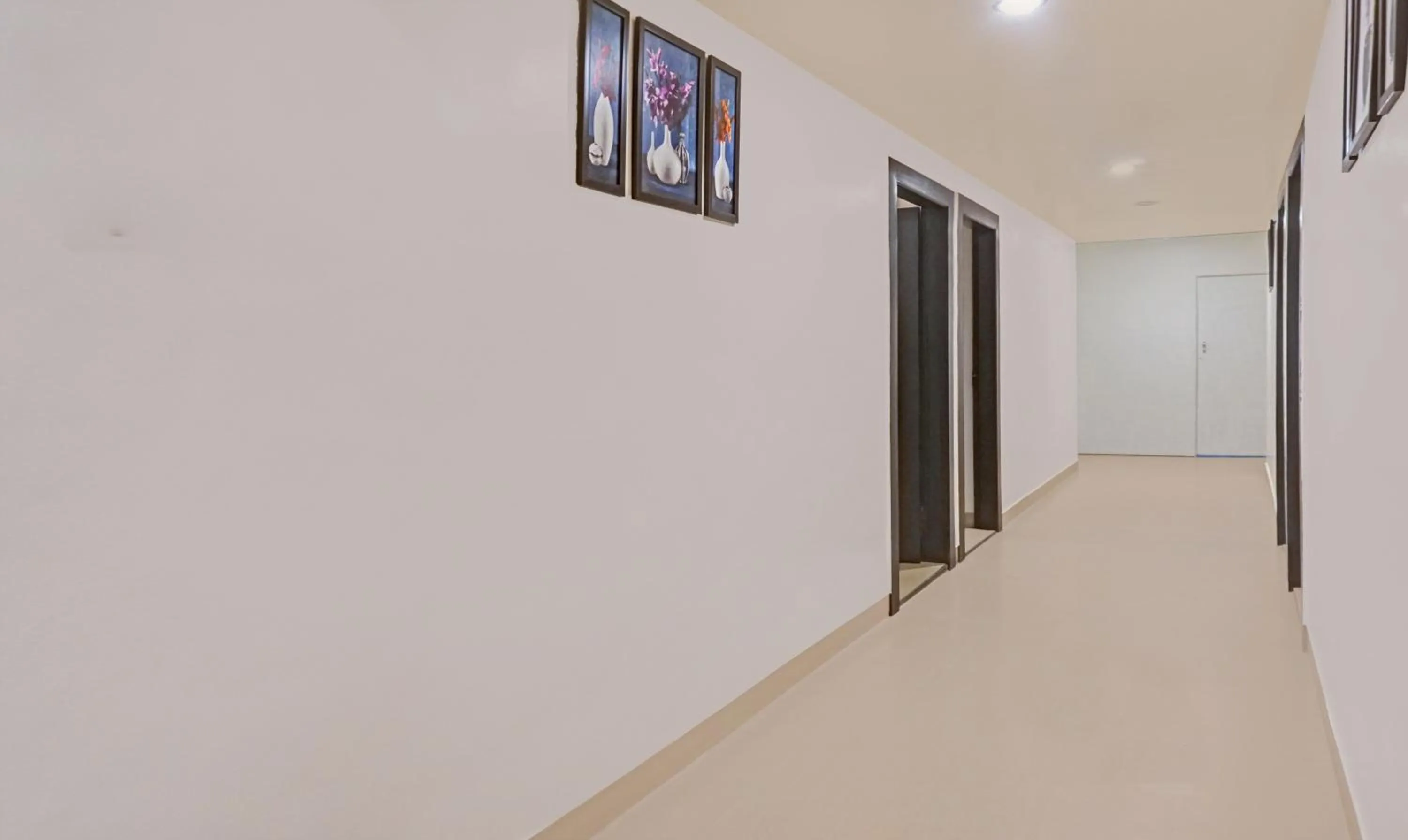 Lobby or reception in Itsy Hotels Crown Inn