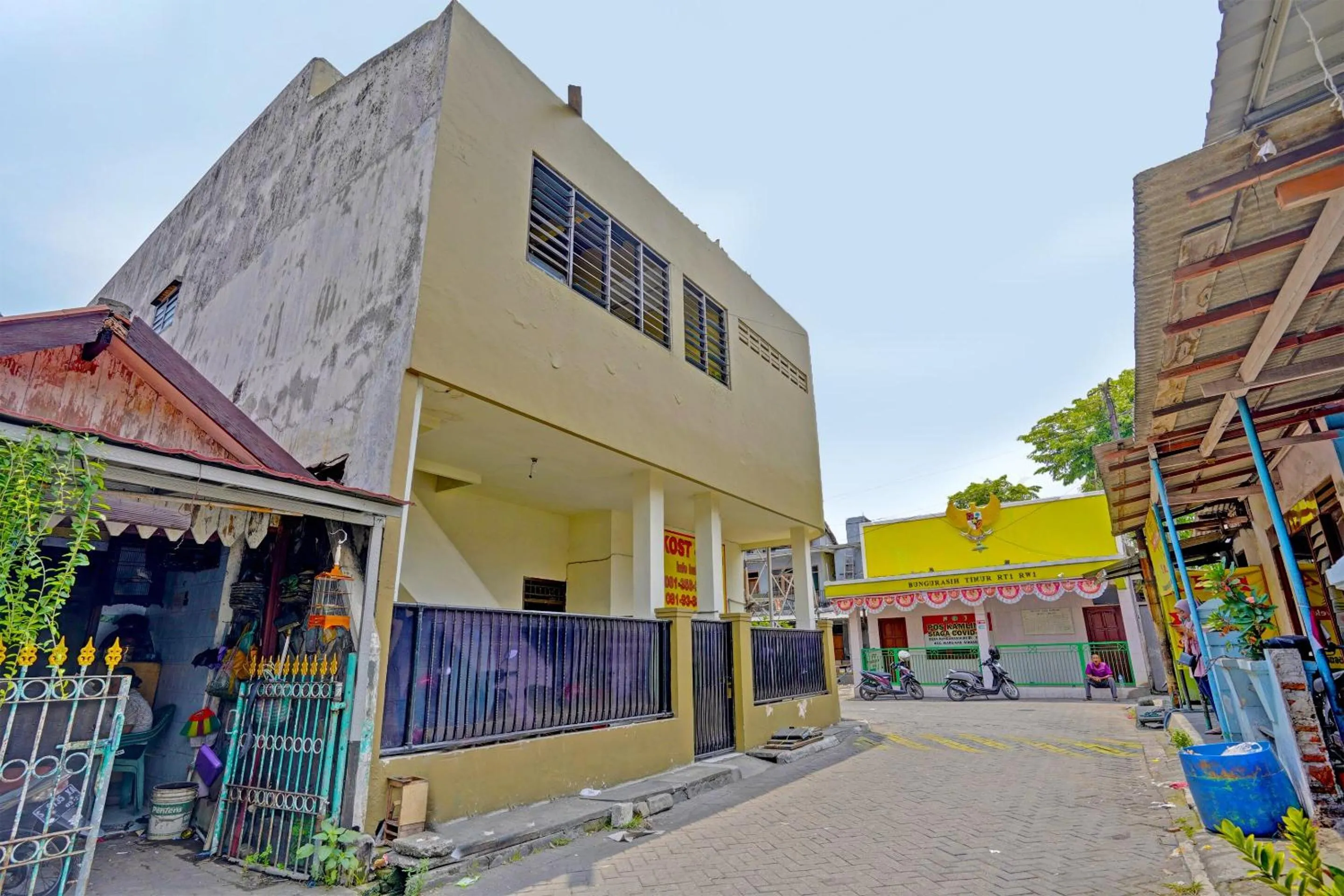 Facade/entrance in Hotel O B41m Residence Syariah