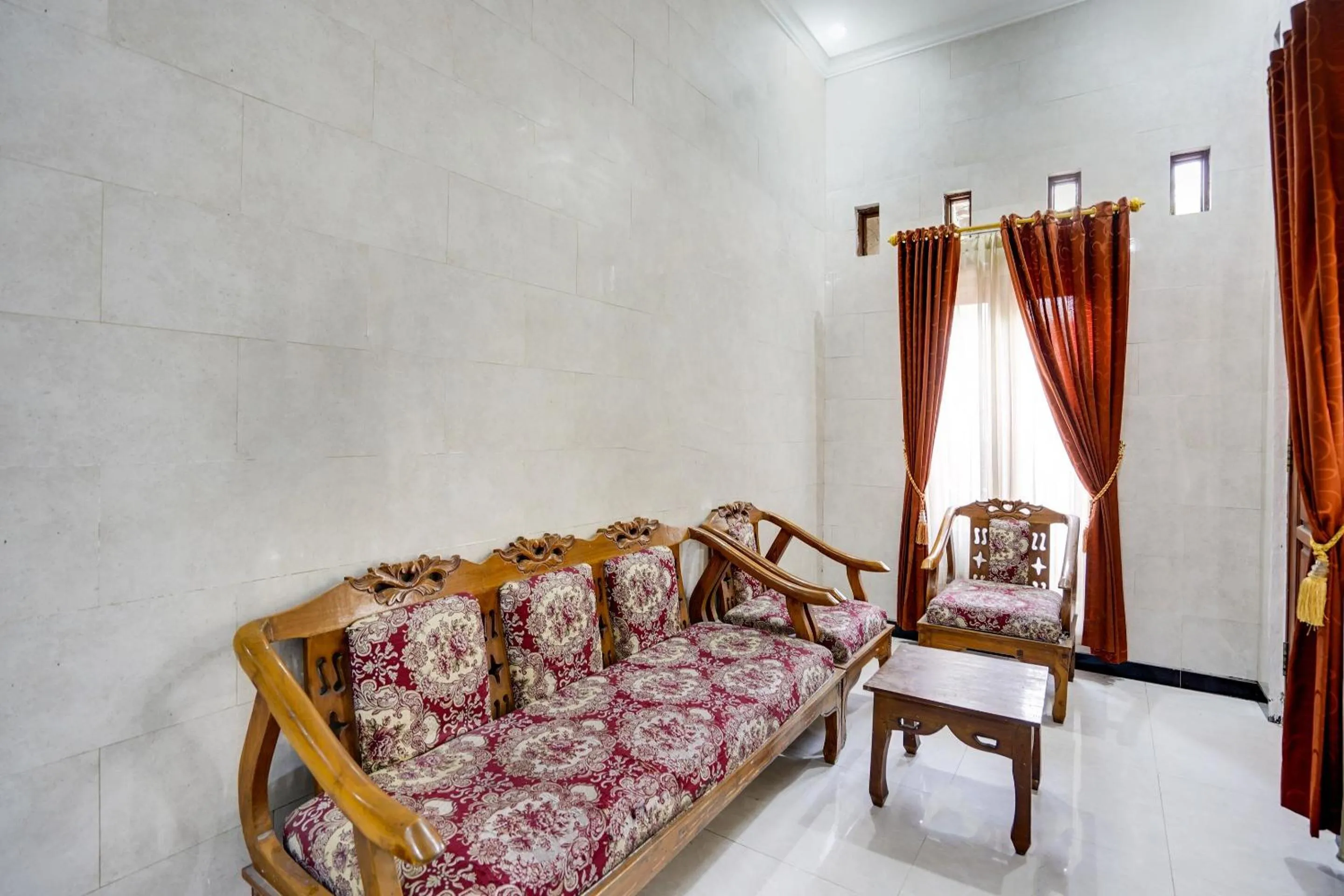 Lobby or reception in OYO Life 91893 Kost Jeje Syariah