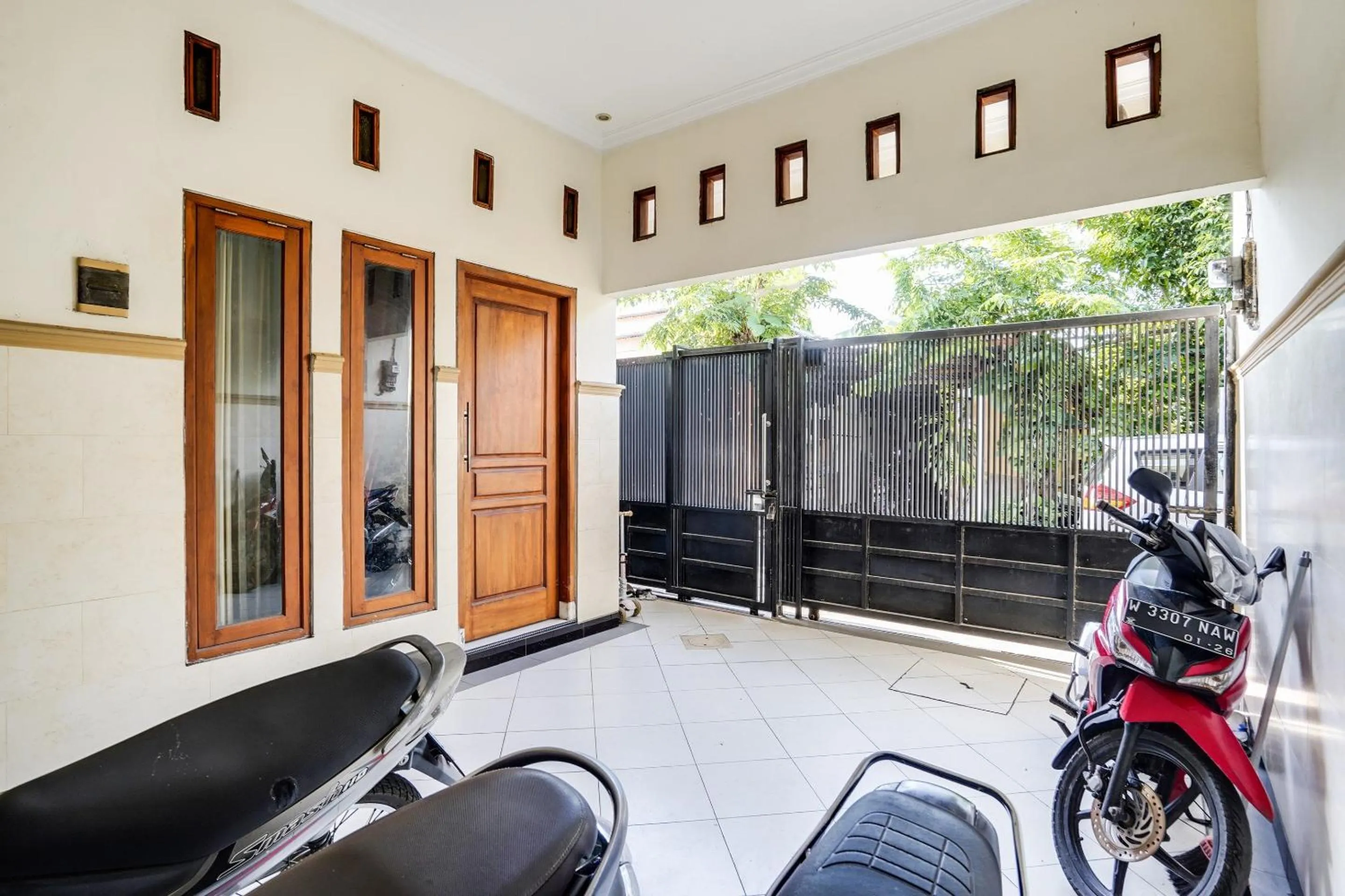 Lobby or reception in OYO Life 91893 Kost Jeje Syariah