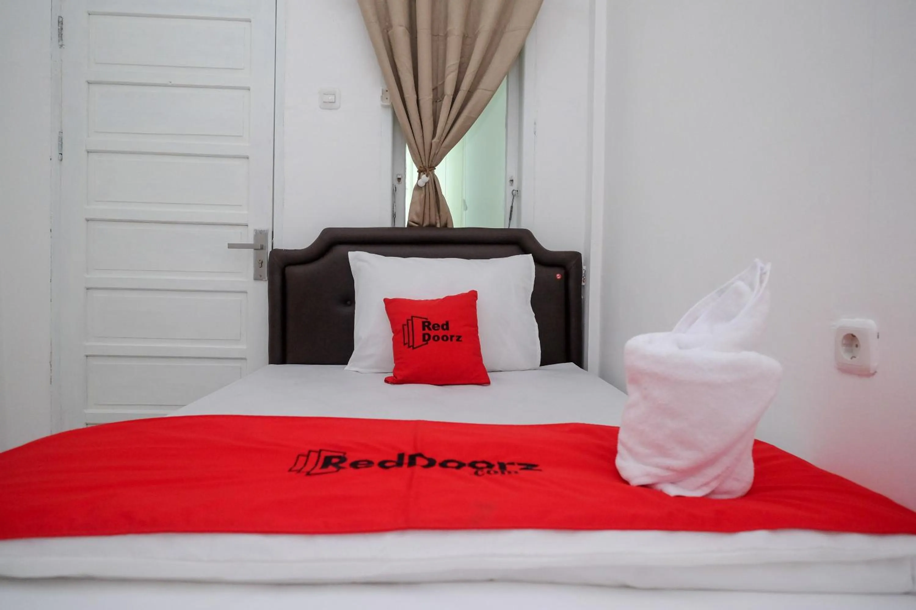 Bed in RedDoorz Plus At Lovina Inn Tonrangeng River Side