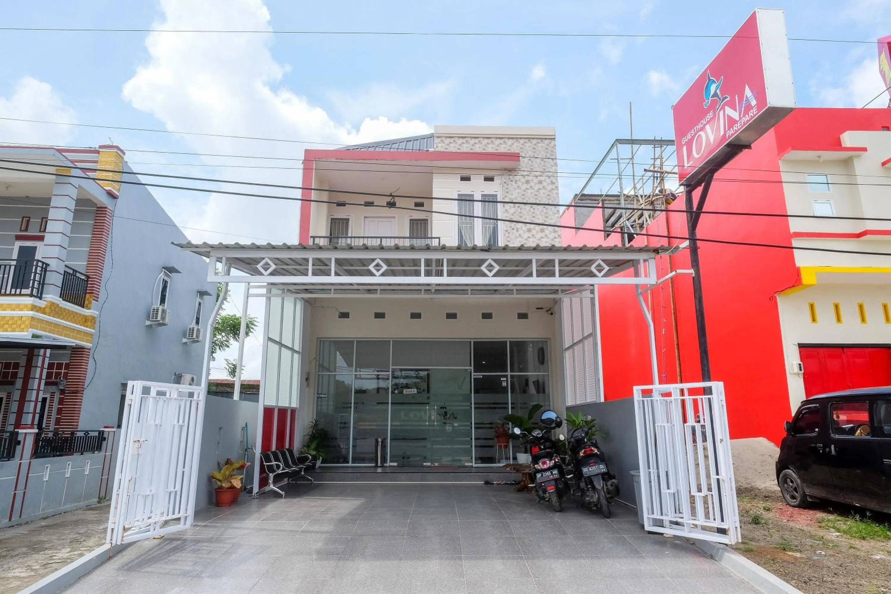 Property building in RedDoorz Plus At Lovina Inn Tonrangeng River Side