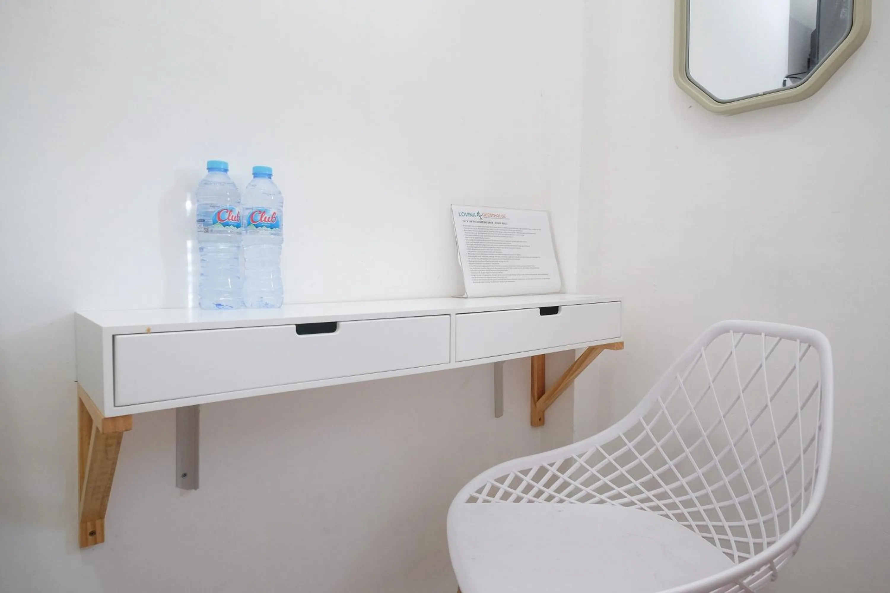 hair dresser in RedDoorz Plus At Lovina Inn Tonrangeng River Side